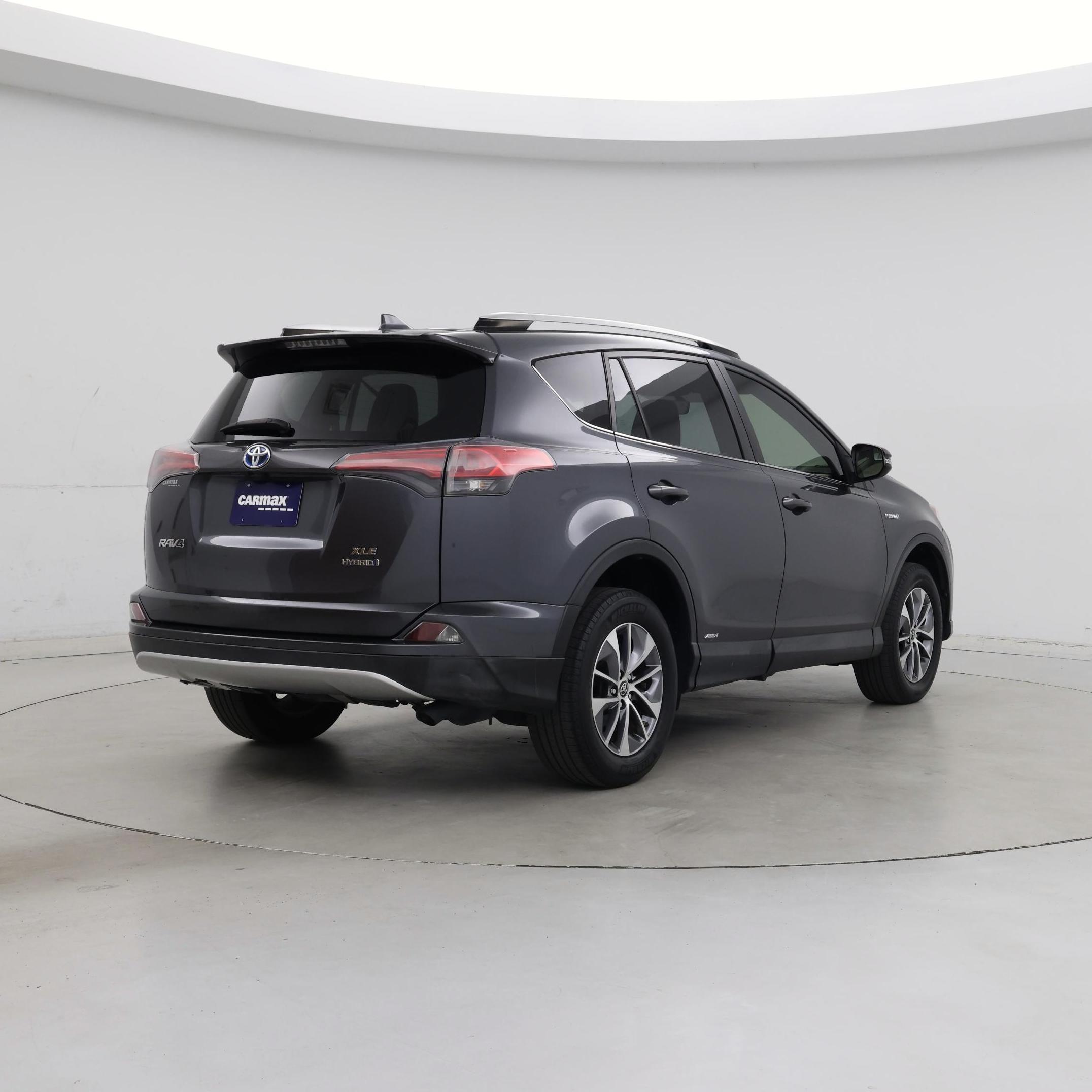 Thumbnail: 2016 Toyota RAV4 - 8