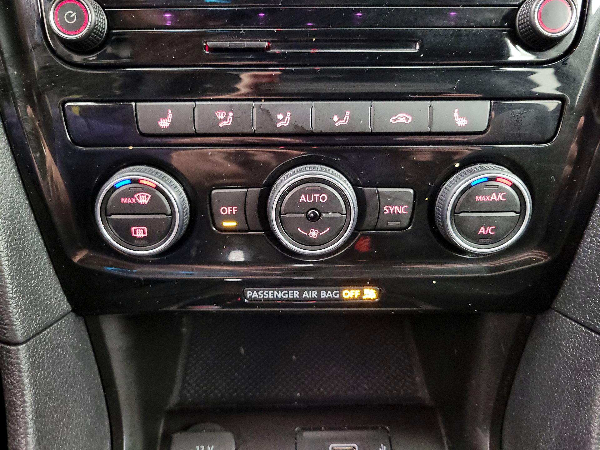 Thumbnail: 2021 Volkswagen Passat - 16