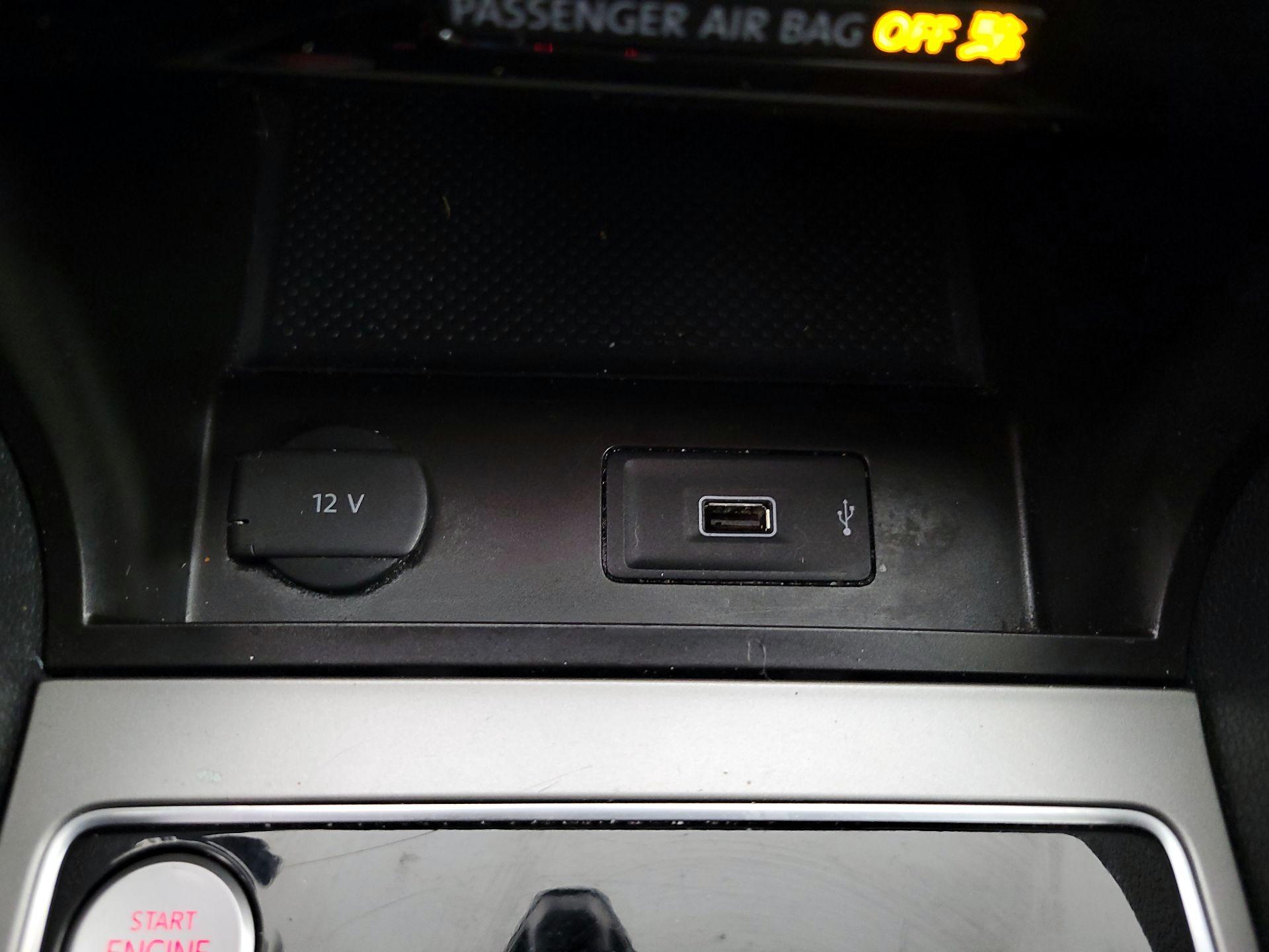 Thumbnail: 2021 Volkswagen Passat - 18