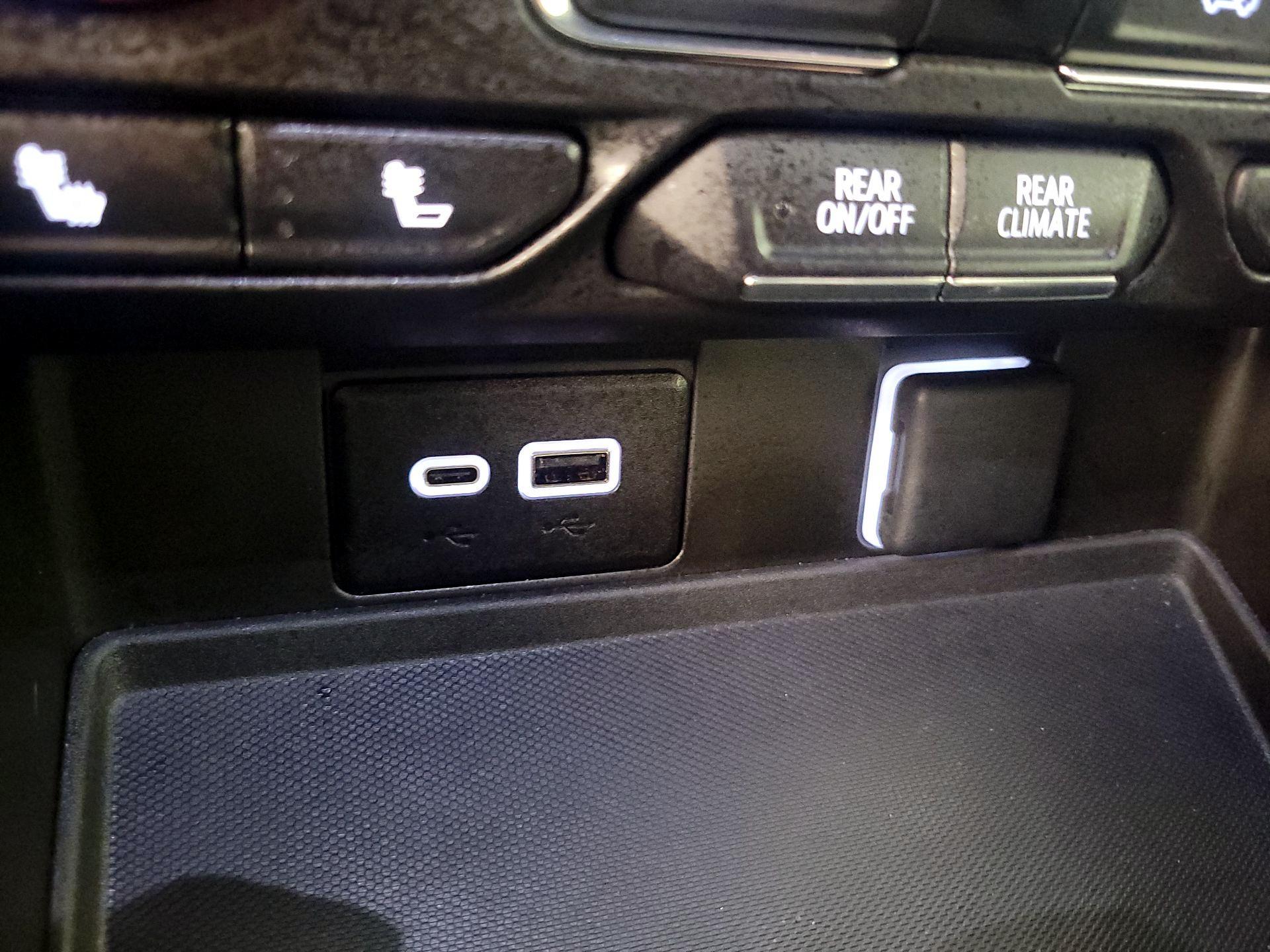 Thumbnail: 2024 Chevrolet Tahoe - 18