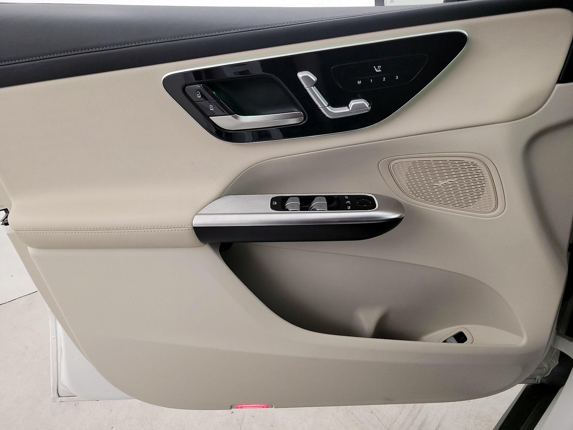 Thumbnail: 2023 Mercedes-Benz GLC - 12