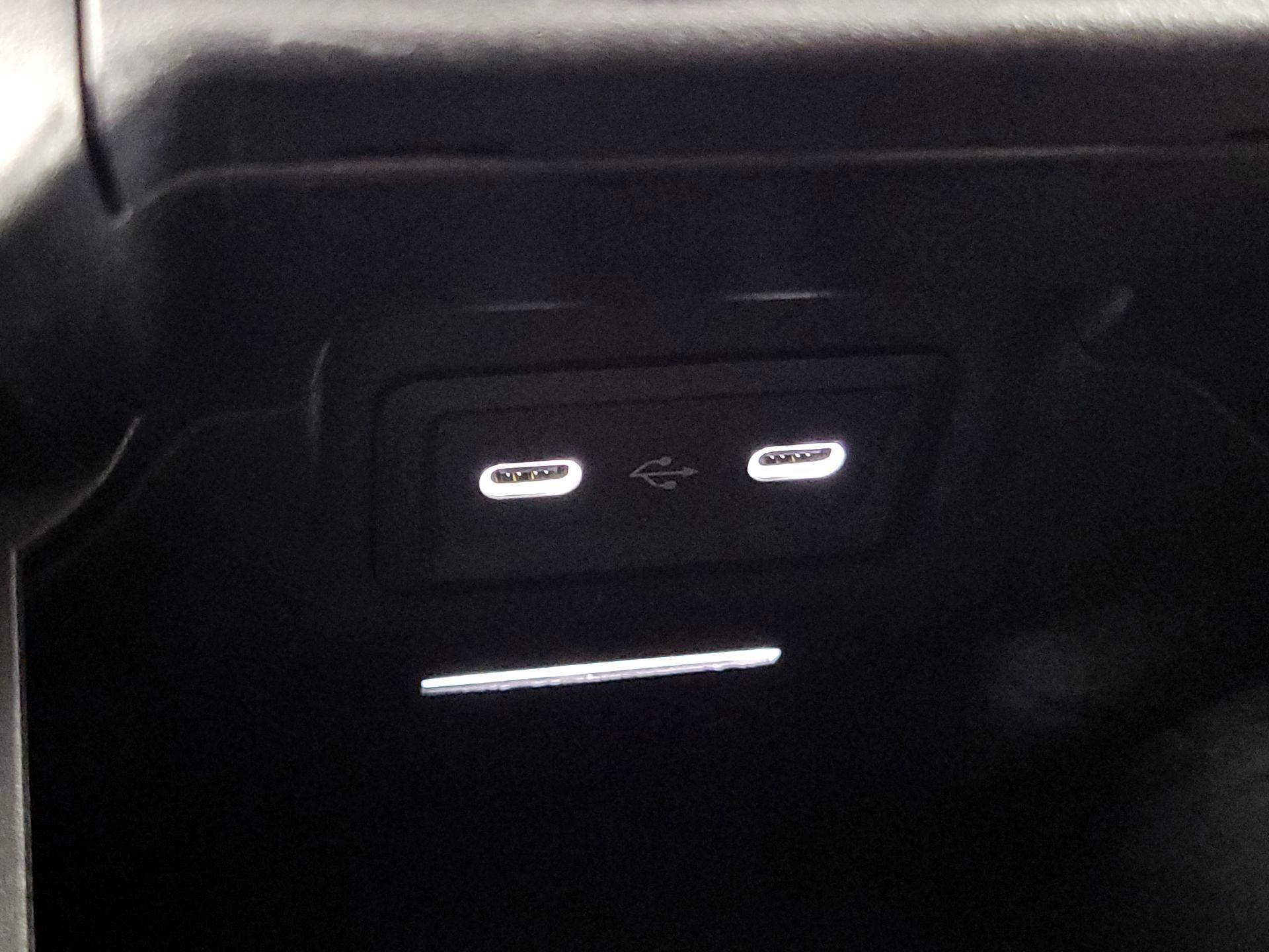 Thumbnail: 2023 Mercedes-Benz GLC - 18