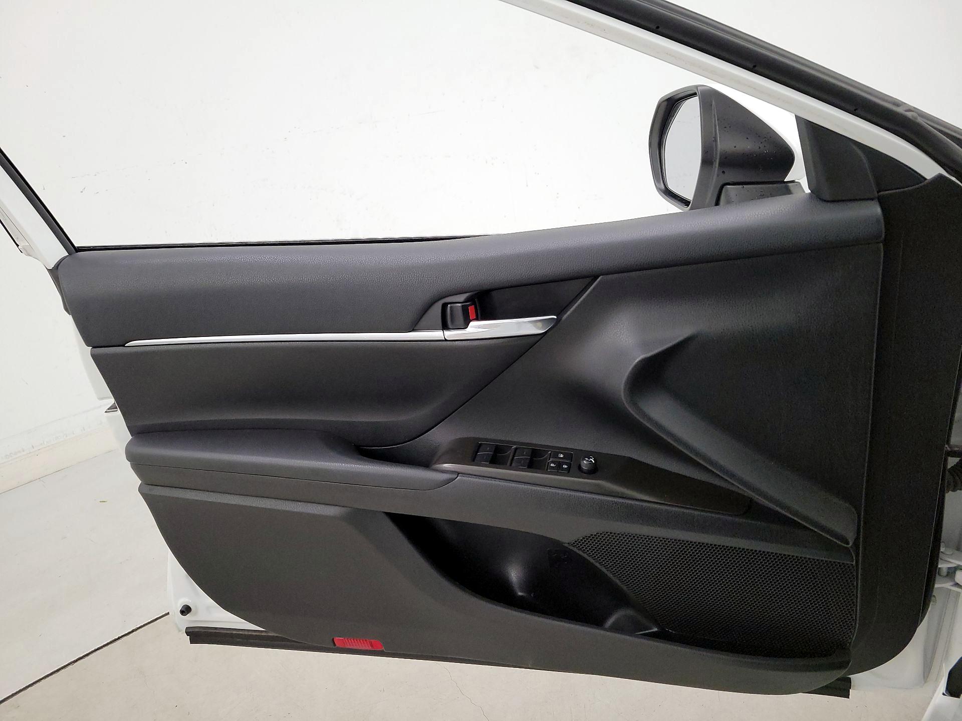 Thumbnail: 2023 Toyota Camry - 12