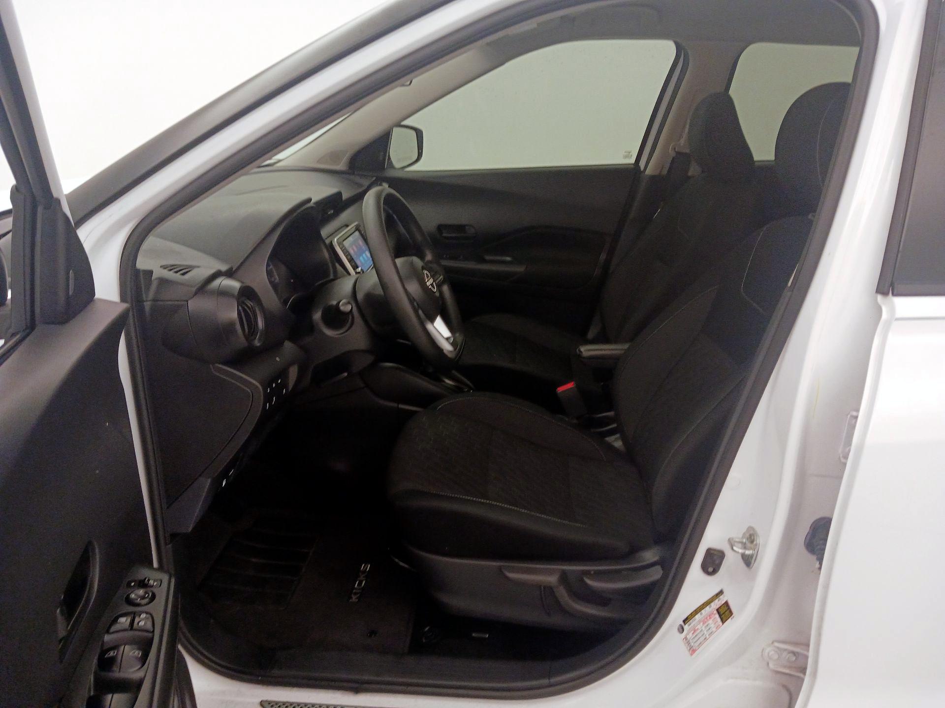 Thumbnail: 2022 Nissan Kicks - 11