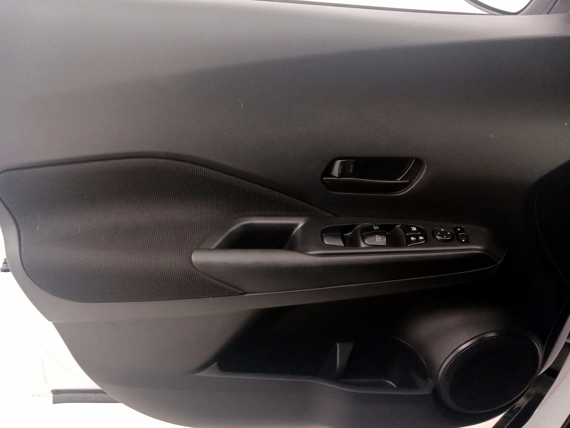 Thumbnail: 2022 Nissan Kicks - 12