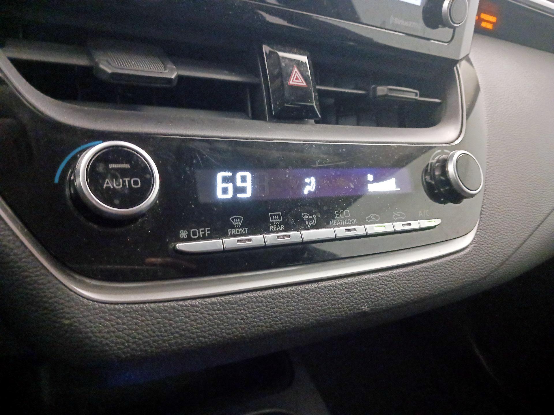 Thumbnail: 2022 Toyota Corolla - 16