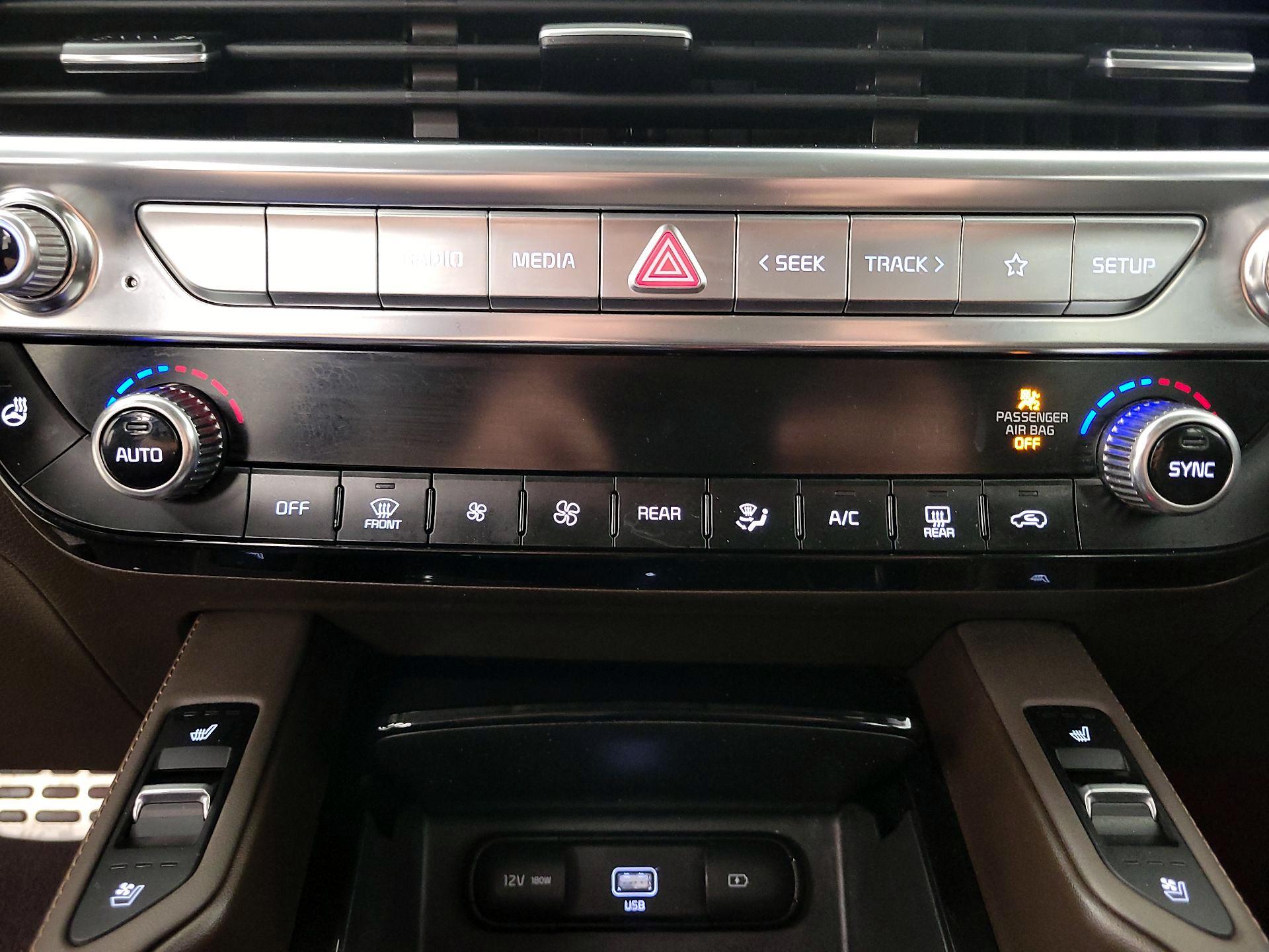 Thumbnail: 2020 Kia Telluride - 17