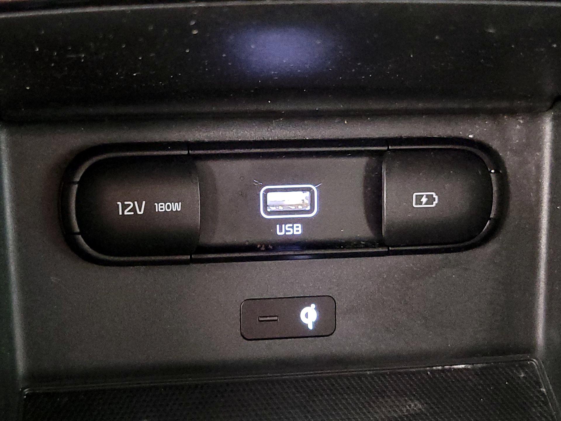 Thumbnail: 2020 Kia Telluride - 19