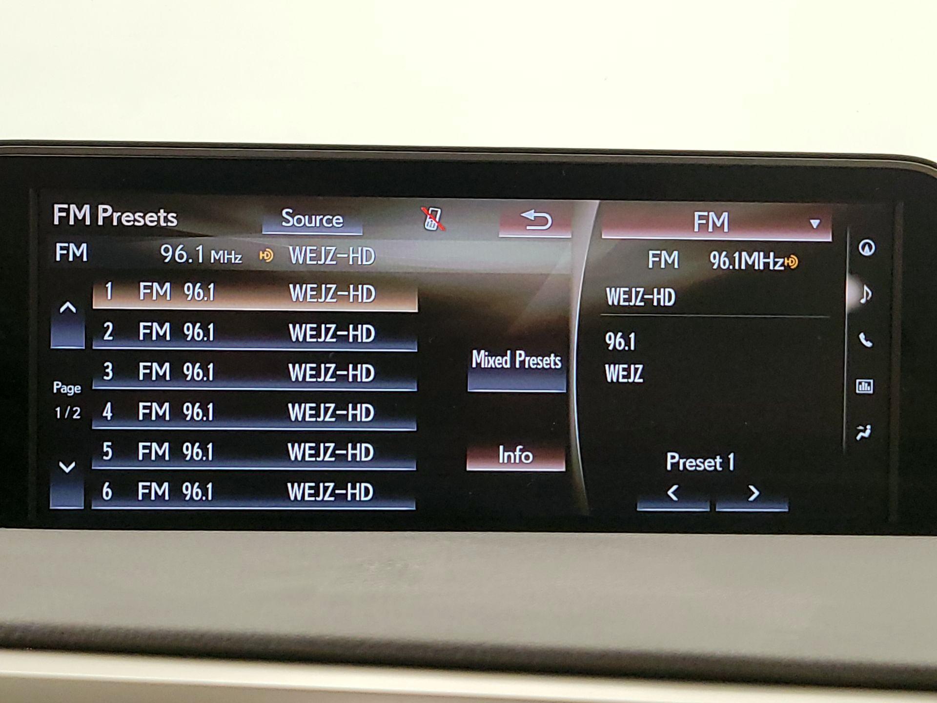 Thumbnail: 2018 Lexus RX - 16