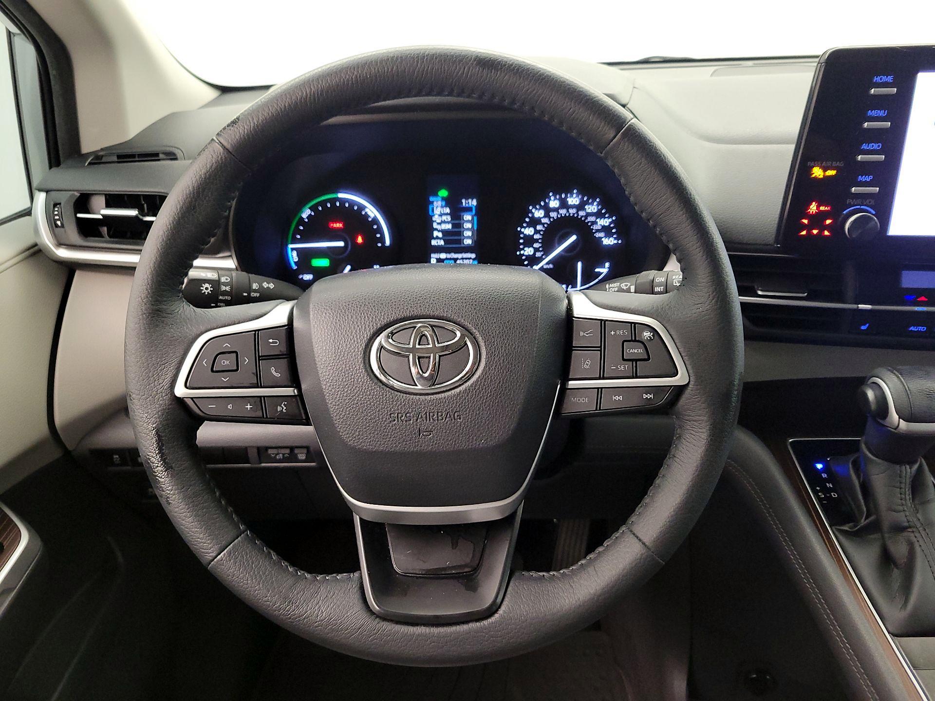 Thumbnail: 2022 Toyota Sienna - 10