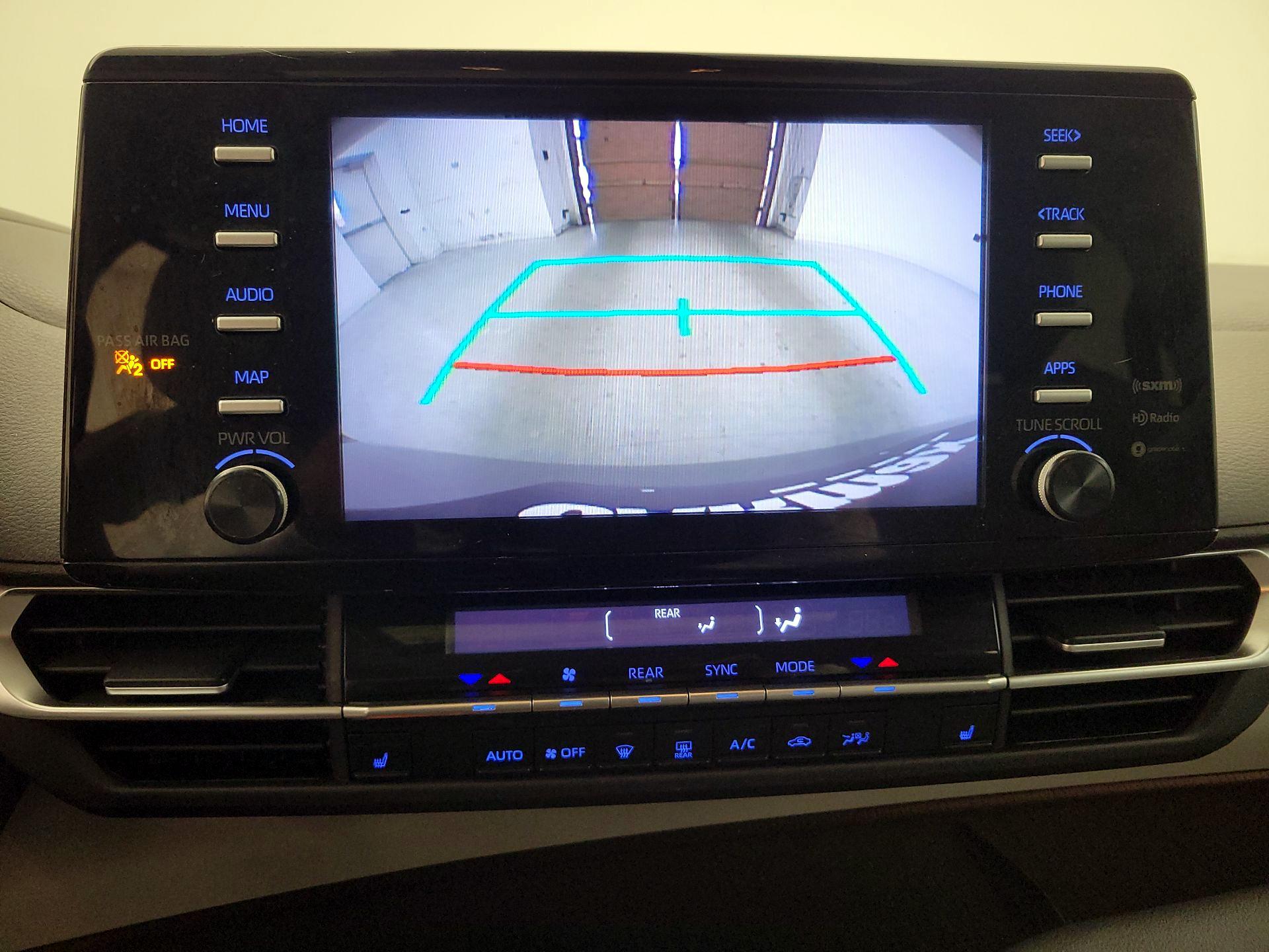 Thumbnail: 2022 Toyota Sienna - 14