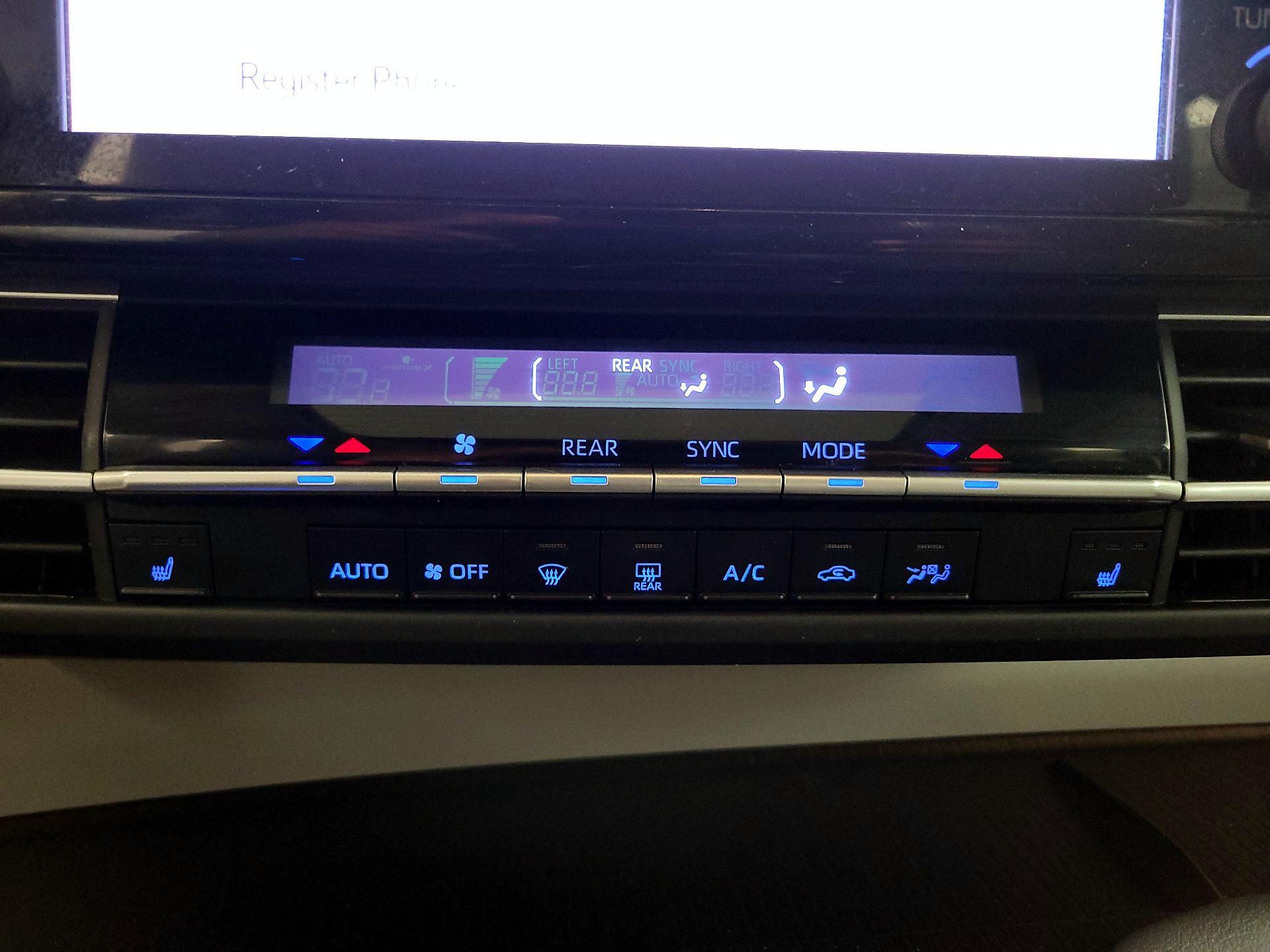 Thumbnail: 2022 Toyota Sienna - 16