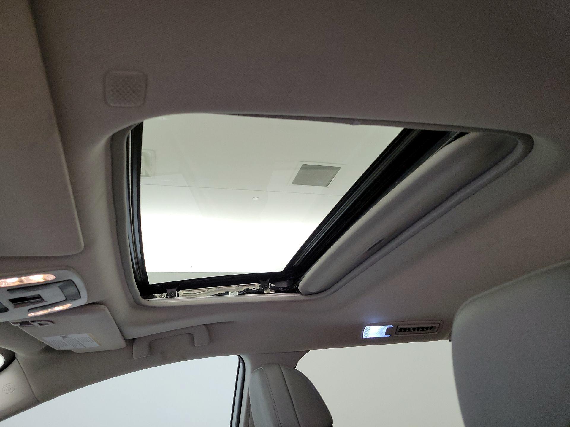 Thumbnail: 2022 Toyota Sienna - 19