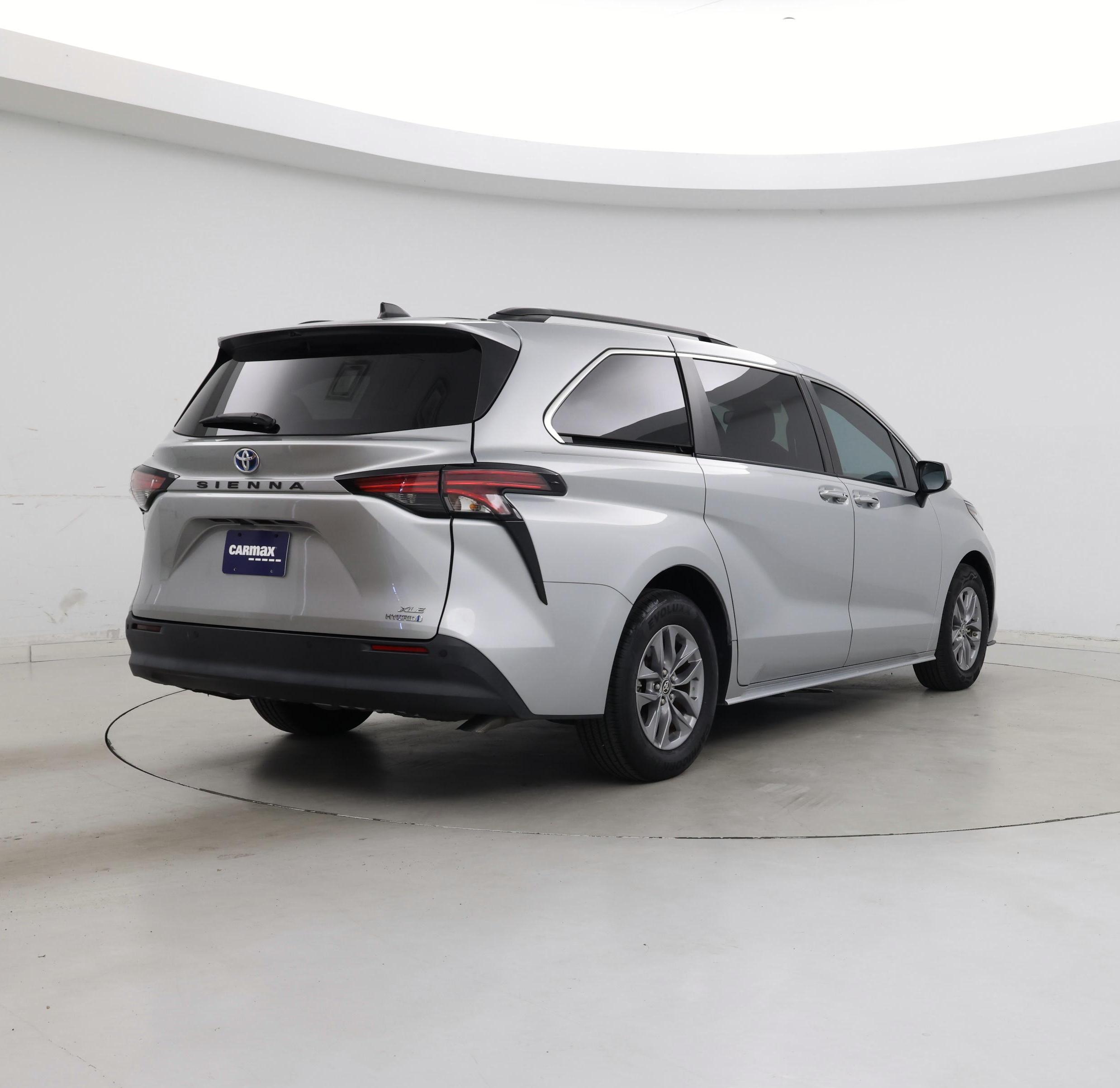 Thumbnail: 2022 Toyota Sienna - 8