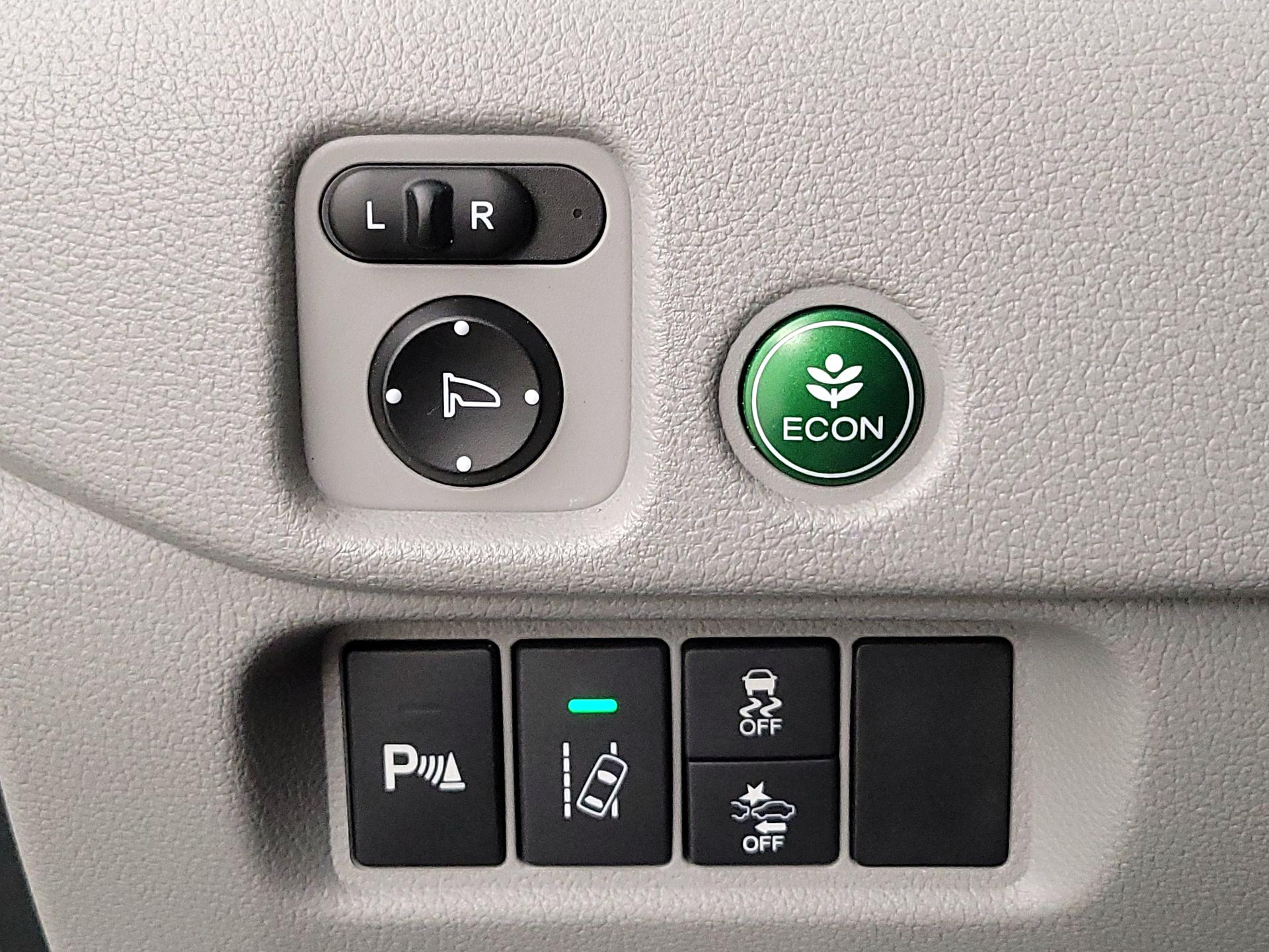 Thumbnail: 2017 Honda Pilot - 13