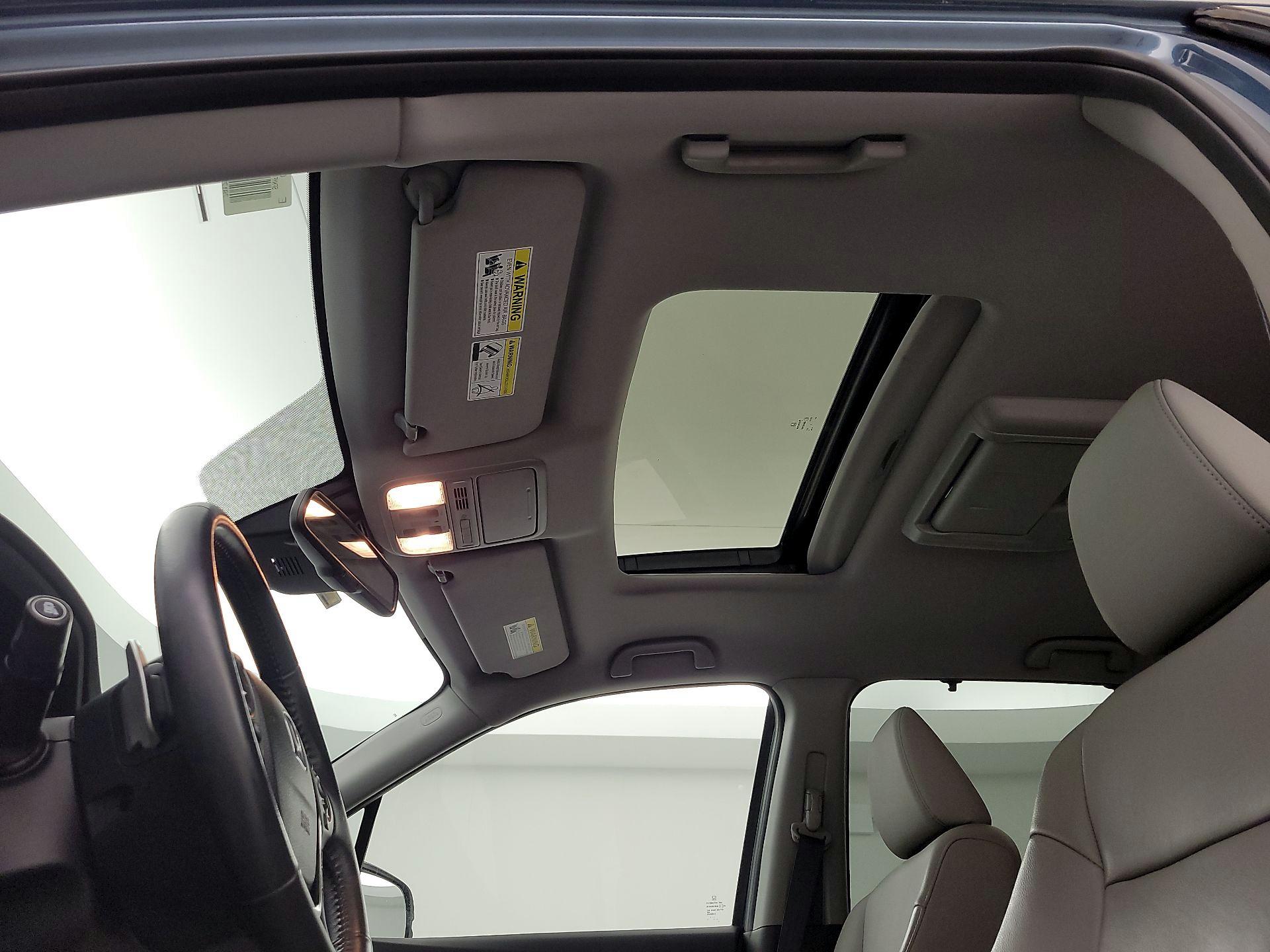 Thumbnail: 2017 Honda Pilot - 20