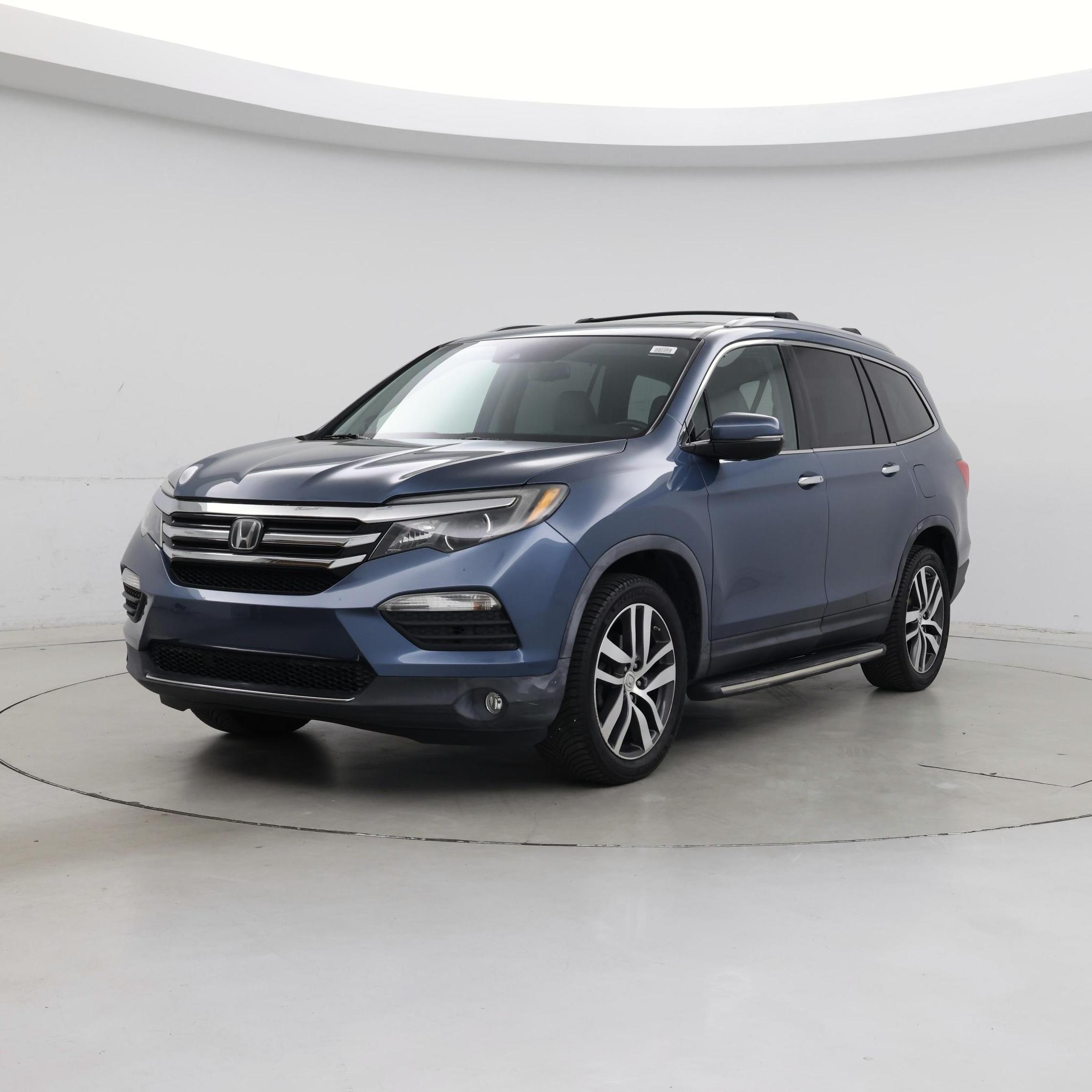 Thumbnail: 2017 Honda Pilot - 4