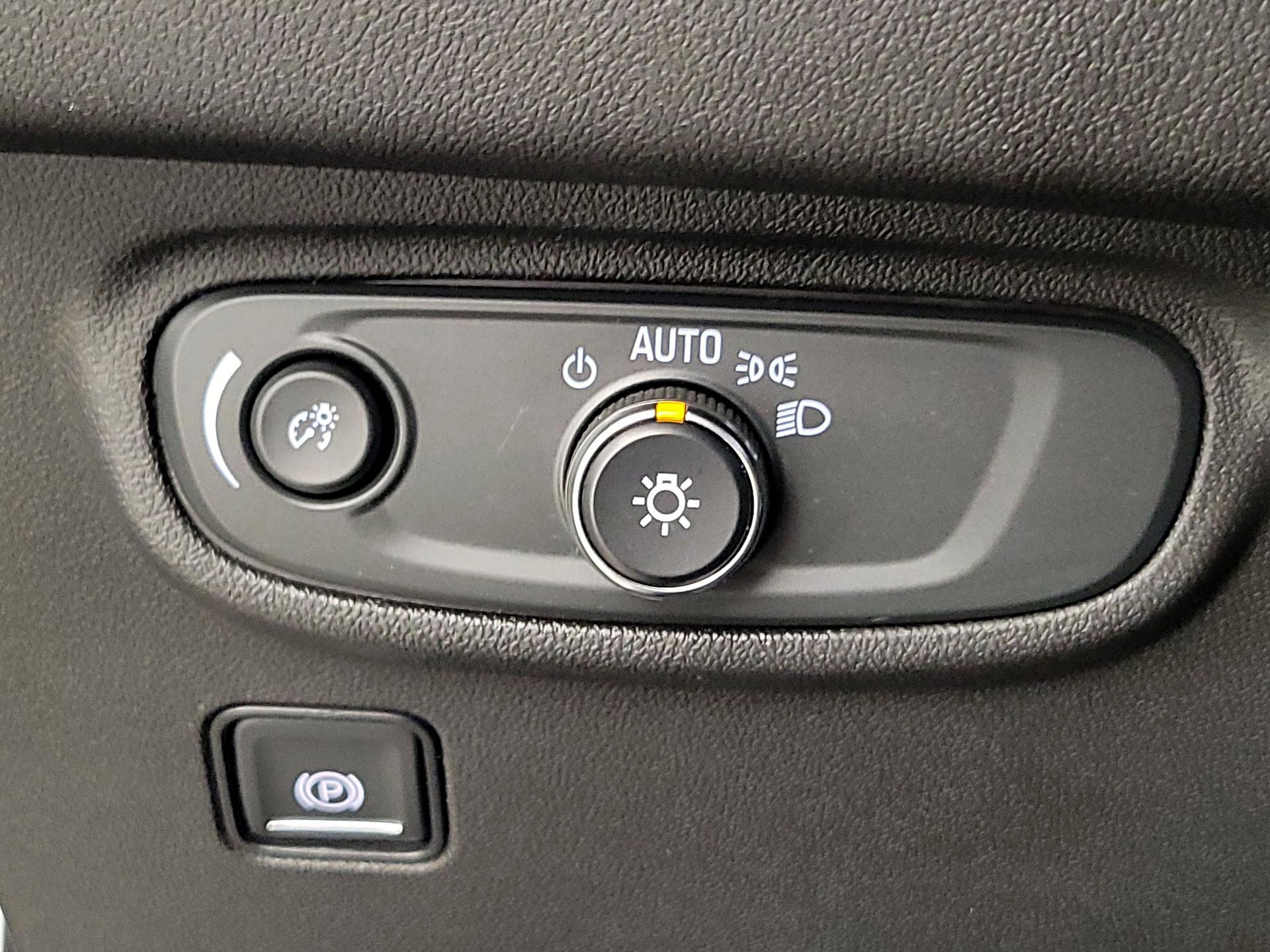 Thumbnail: 2020 GMC Terrain - 13