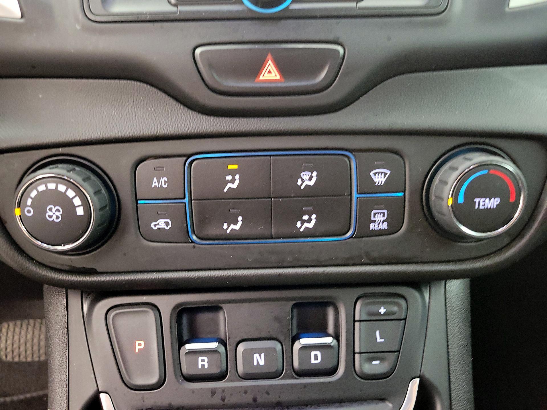 Thumbnail: 2020 GMC Terrain - 16