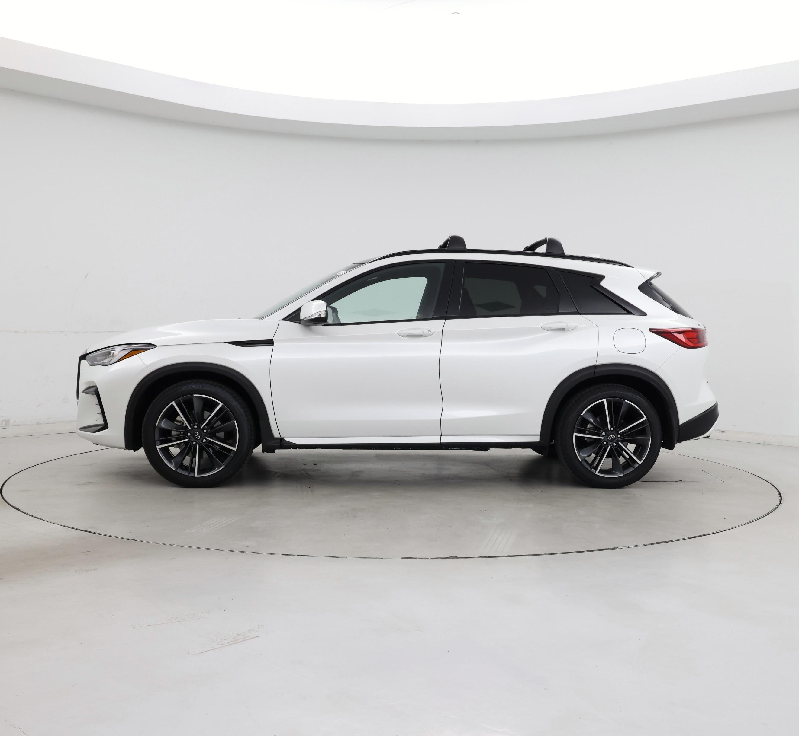 Thumbnail: 2025 INFINITI QX50 - 3