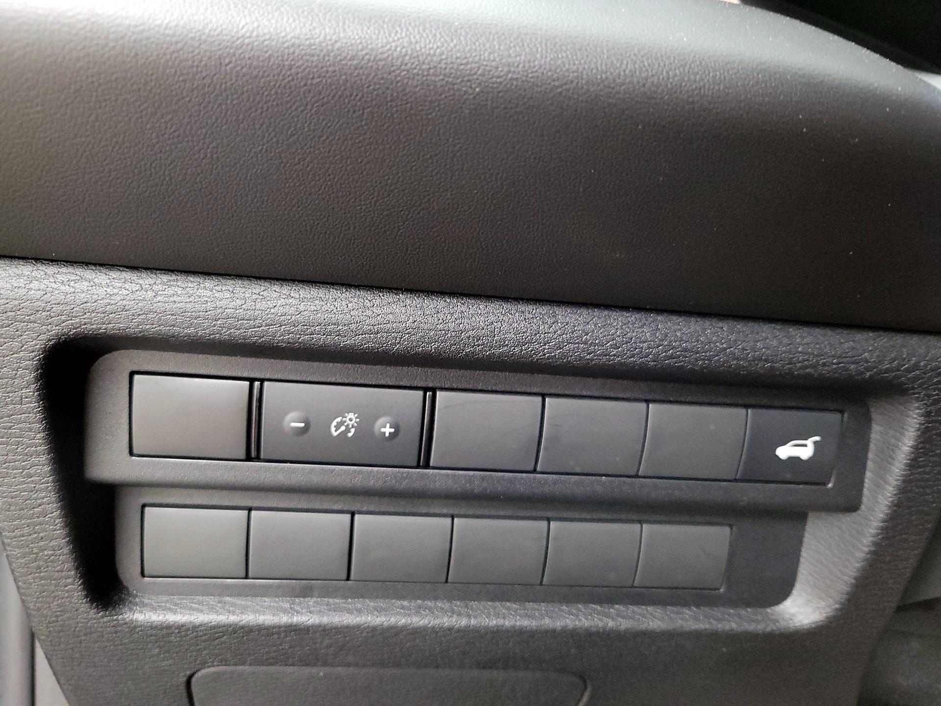 Thumbnail: 2023 Mitsubishi Outlander - 13