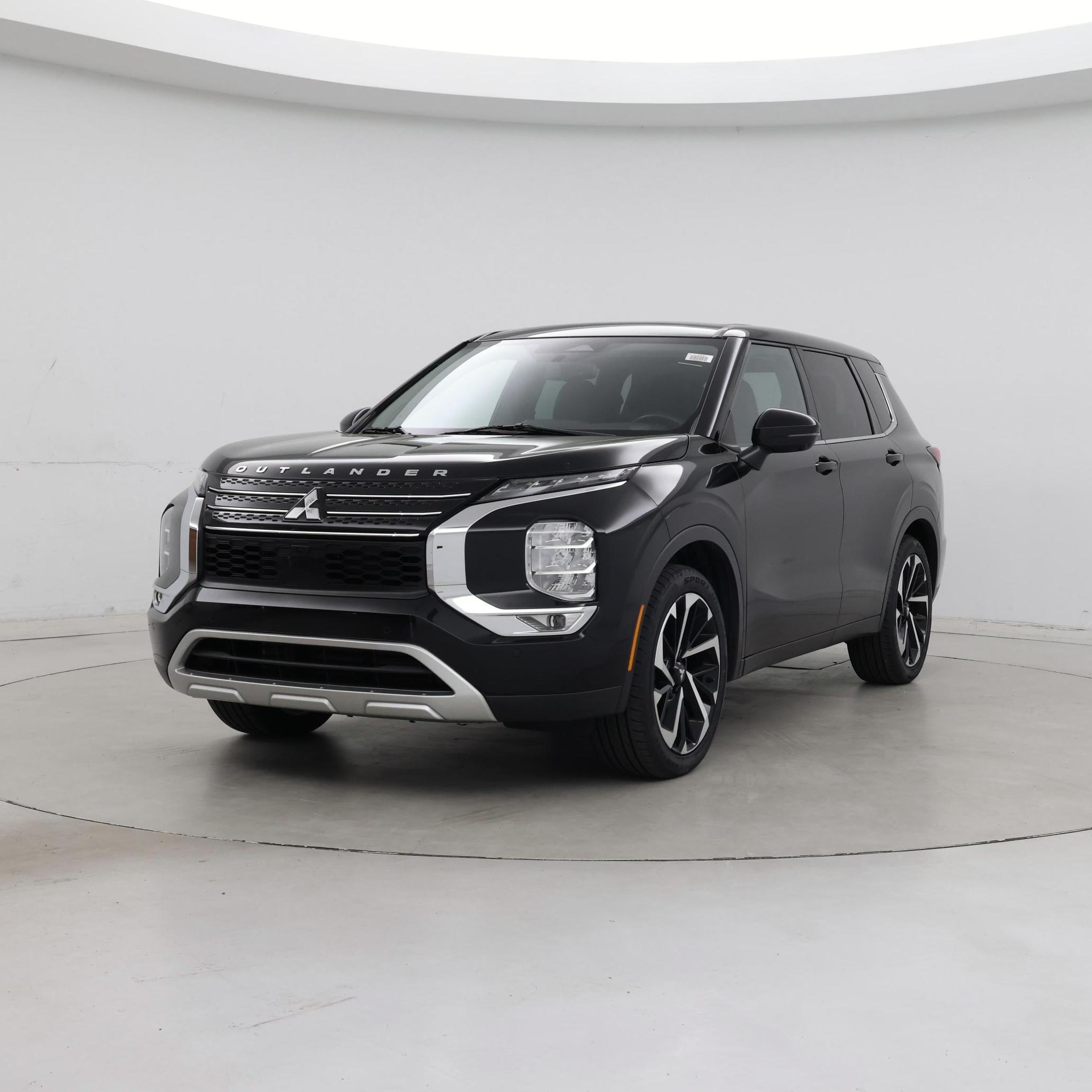 Thumbnail: 2023 Mitsubishi Outlander - 4