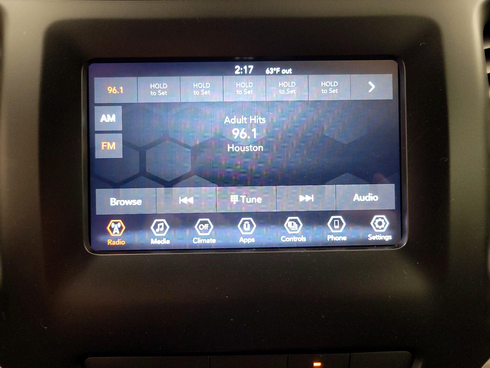 Thumbnail: 2021 Jeep Cherokee - 15