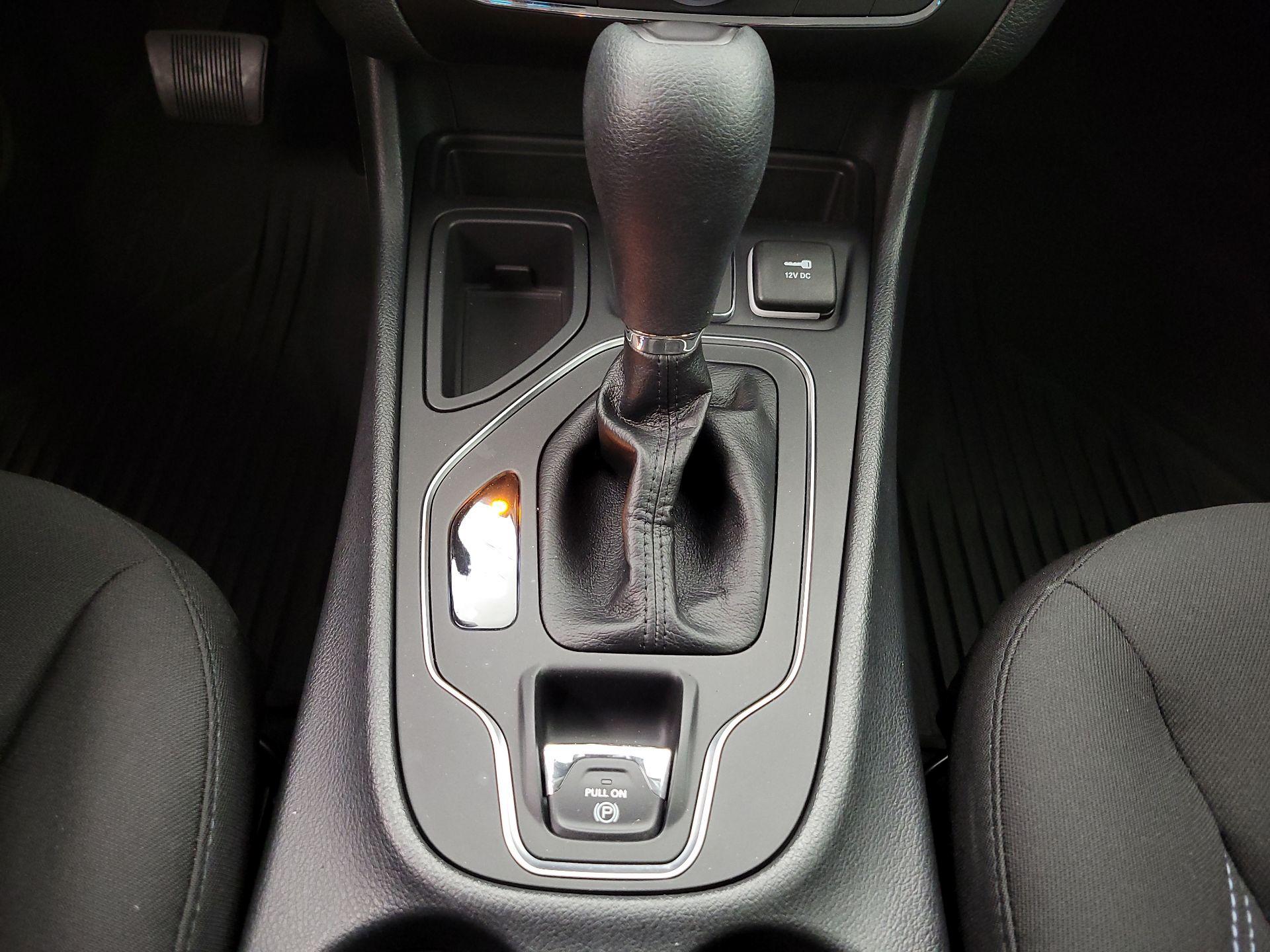 Thumbnail: 2021 Jeep Cherokee - 17