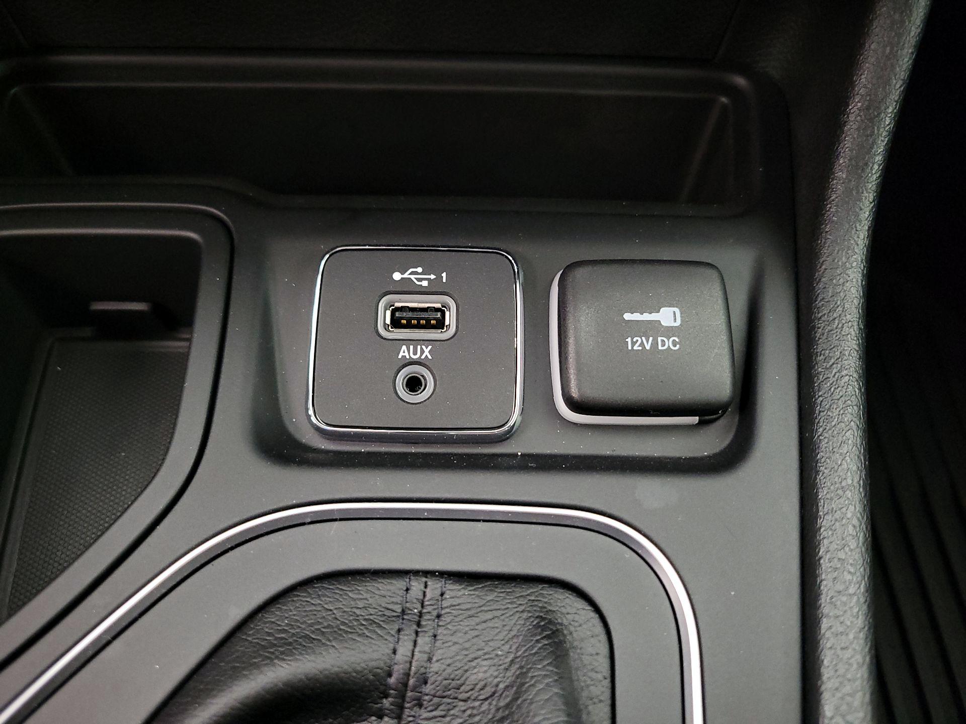 Thumbnail: 2021 Jeep Cherokee - 18