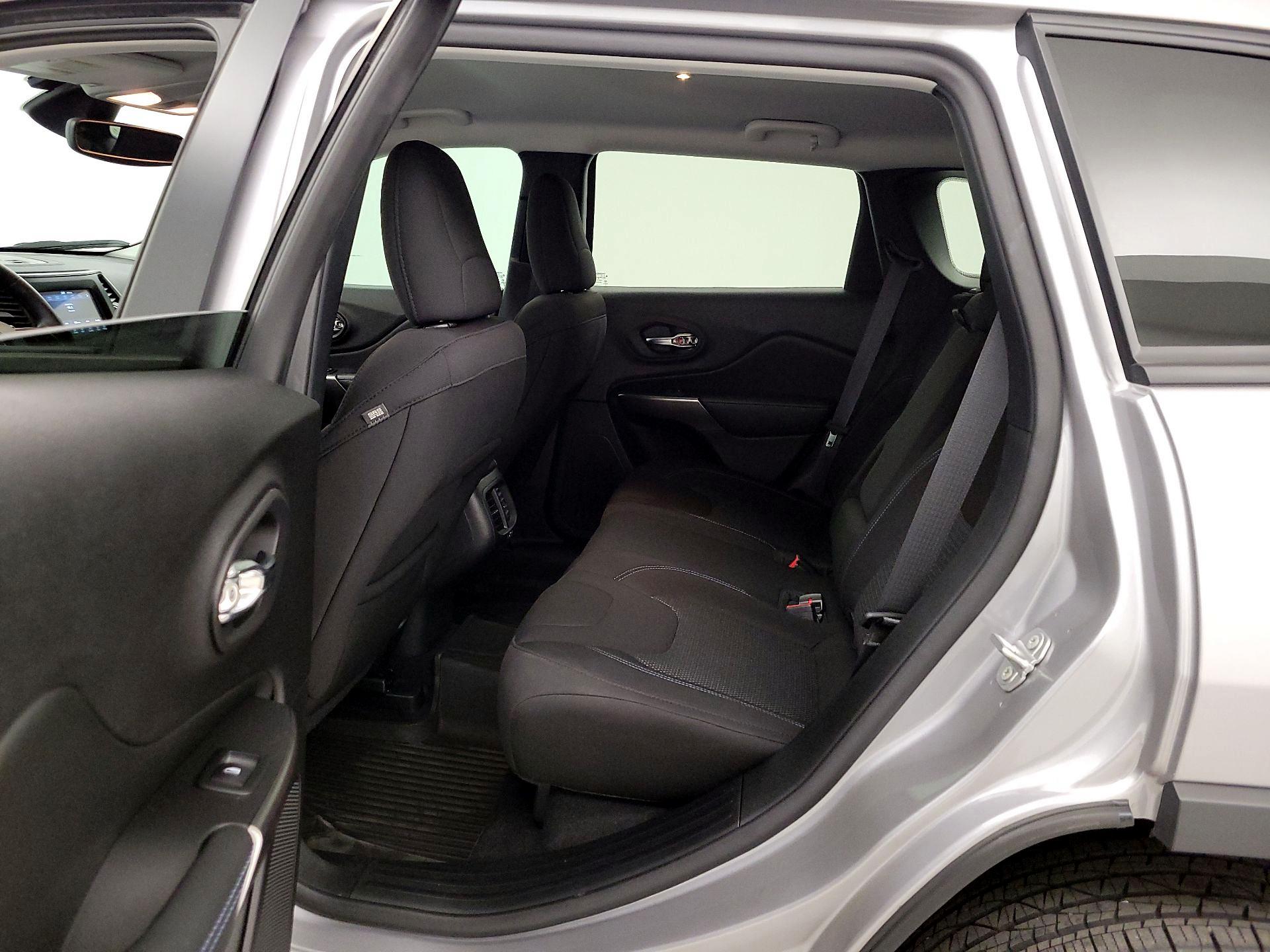 Thumbnail: 2021 Jeep Cherokee - 19