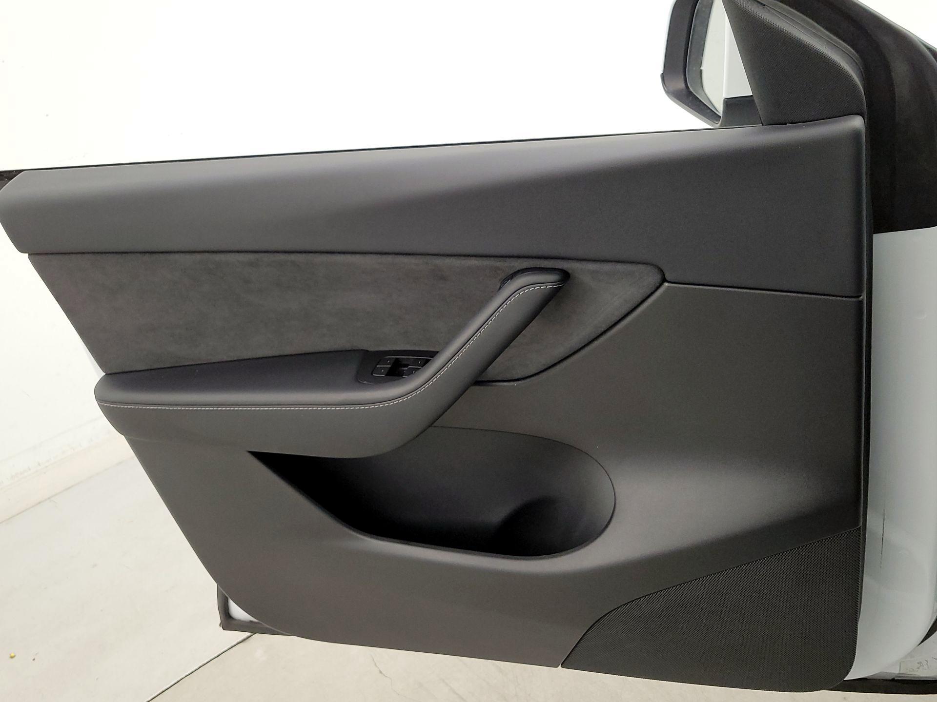 Thumbnail: 2022 Tesla Model Y - 12