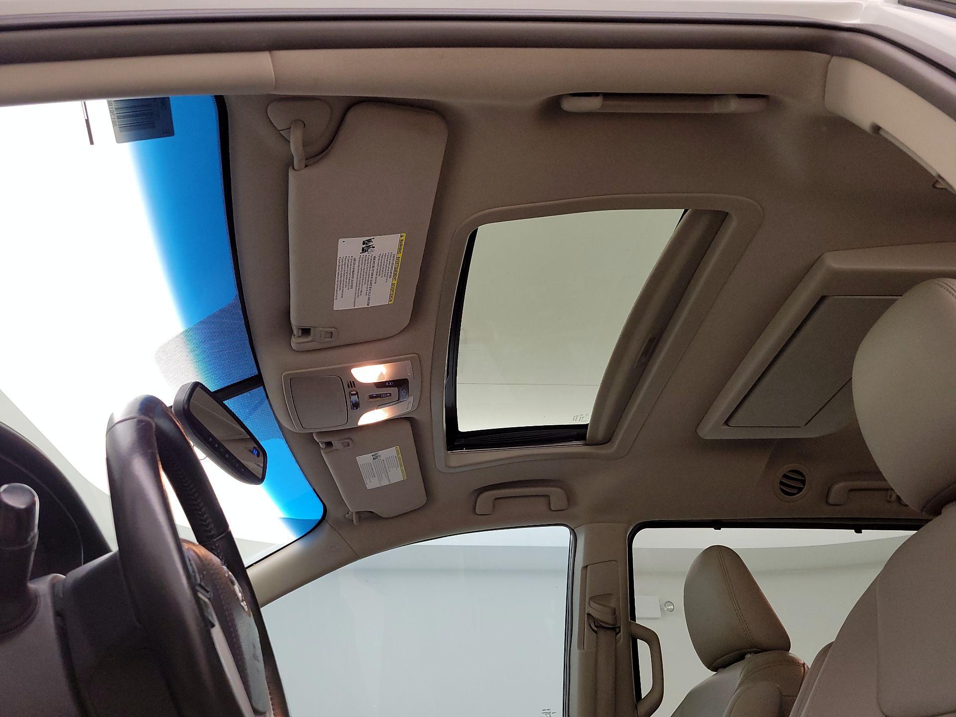 Thumbnail: 2017 Toyota Sienna - 19