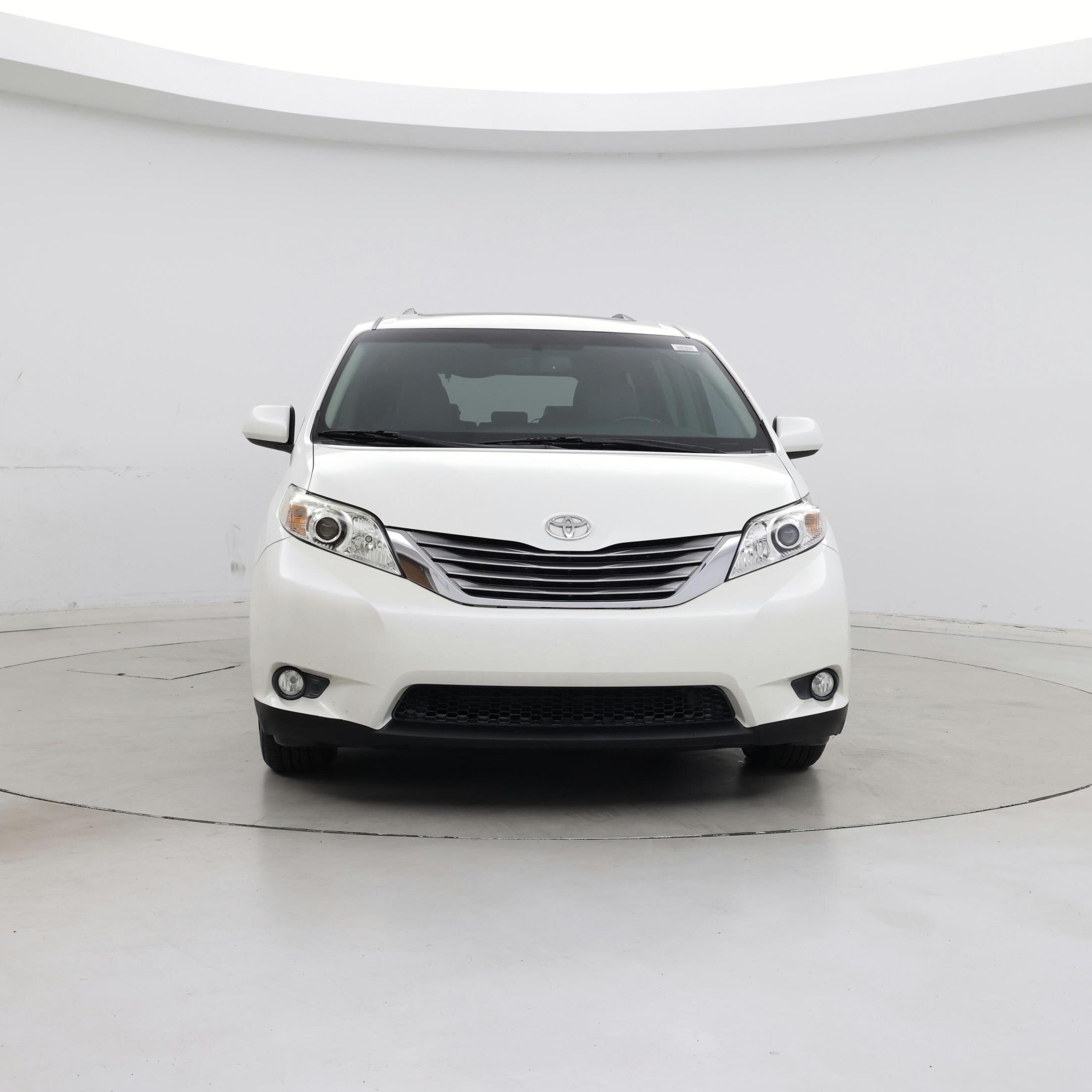 Thumbnail: 2017 Toyota Sienna - 5