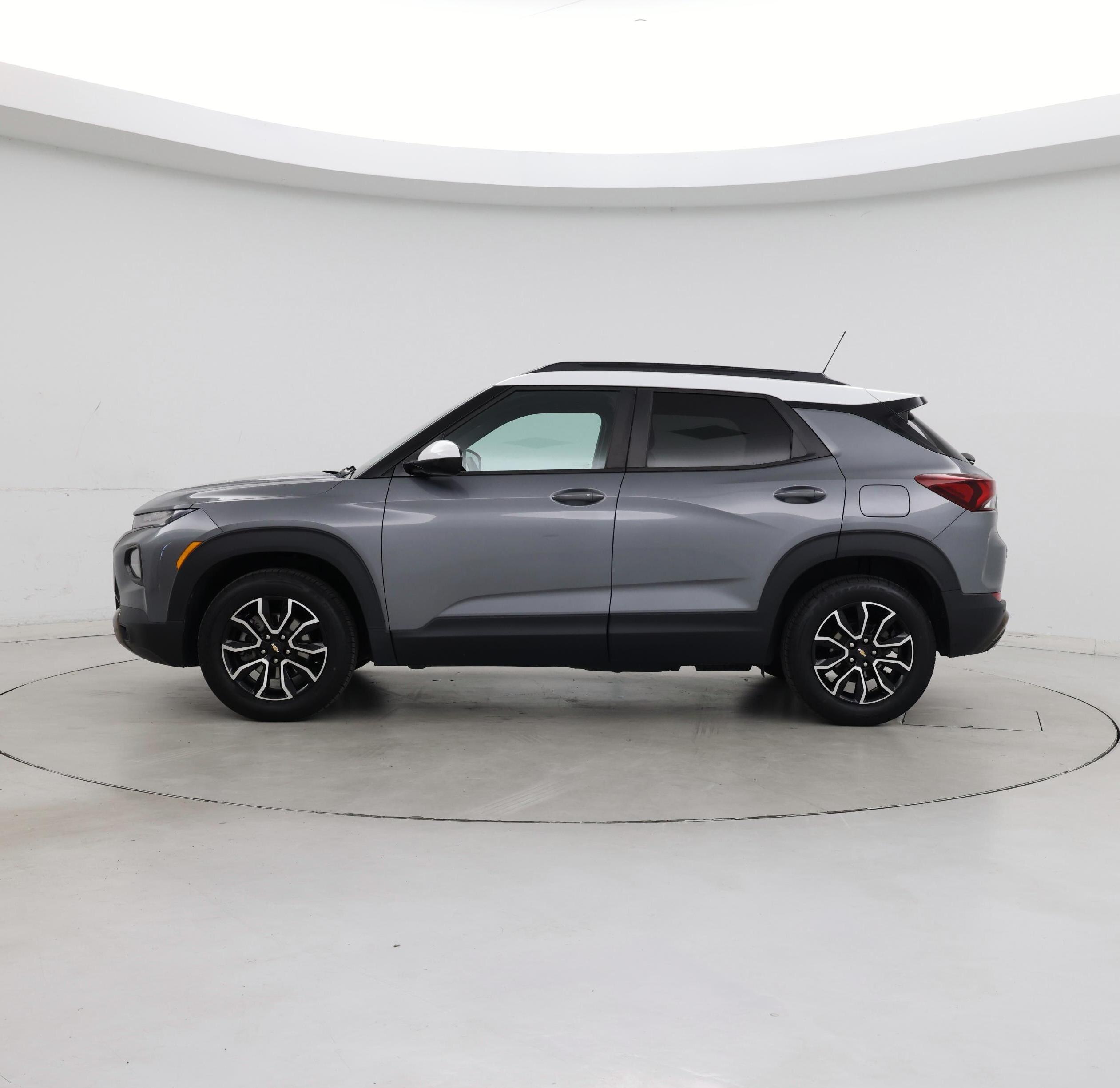 Thumbnail: 2021 Chevrolet TrailBlazer - 3