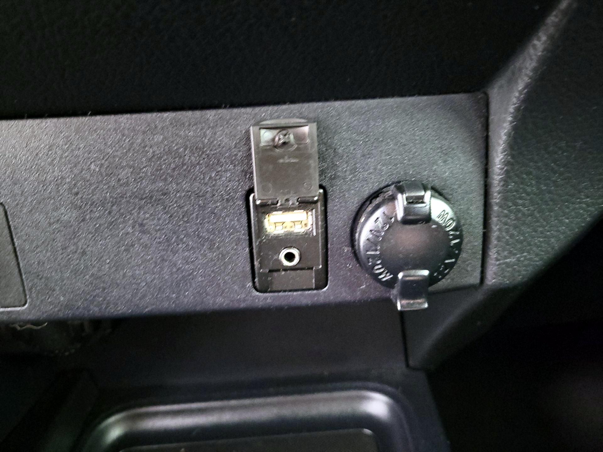 Thumbnail: 2018 Toyota RAV4 - 18