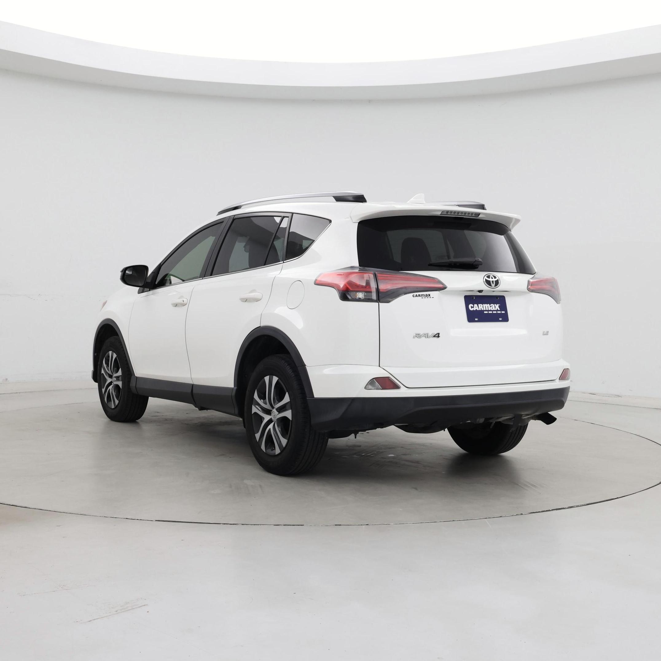 Thumbnail: 2018 Toyota RAV4 - 2