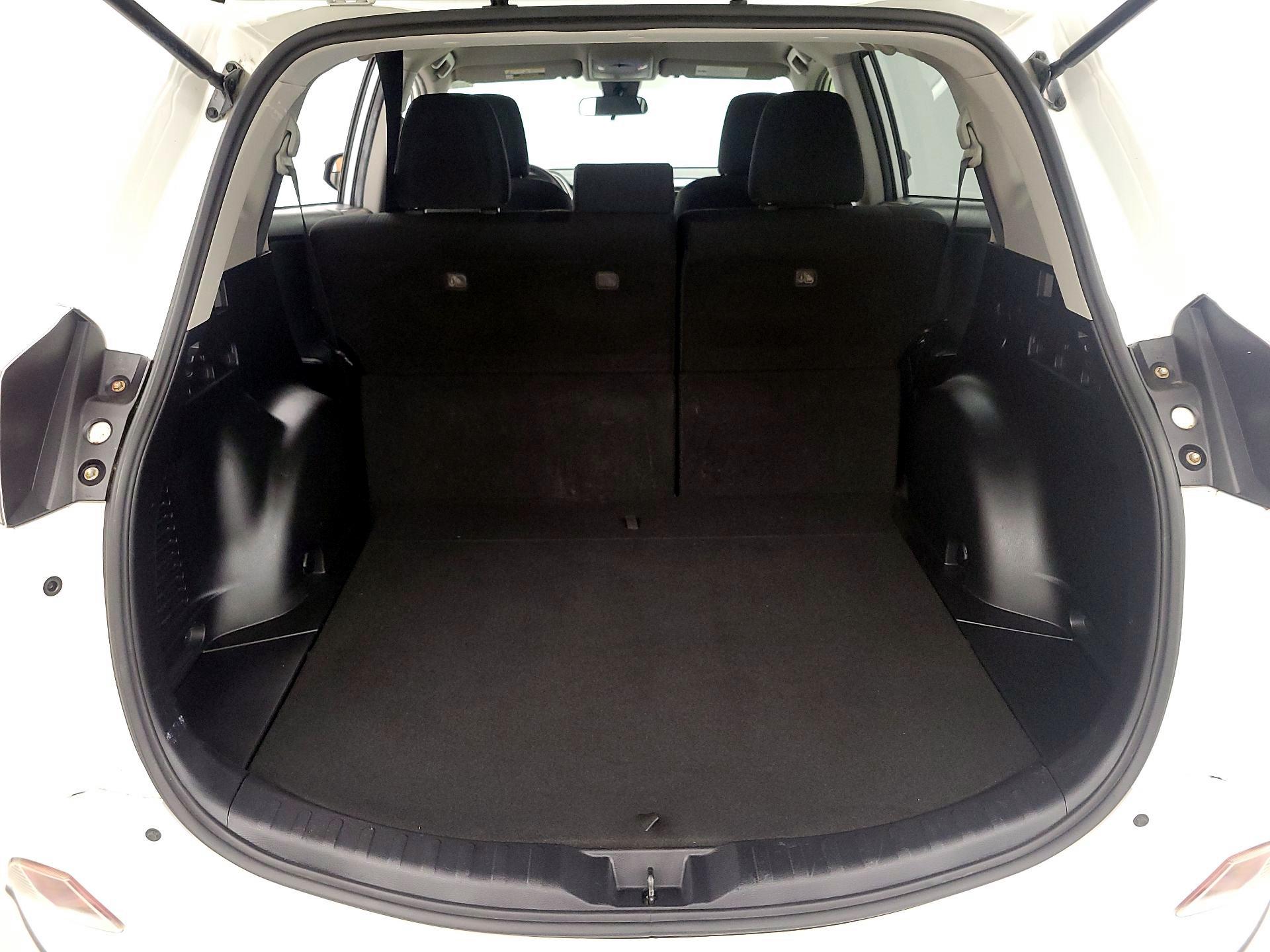 Thumbnail: 2018 Toyota RAV4 - 20