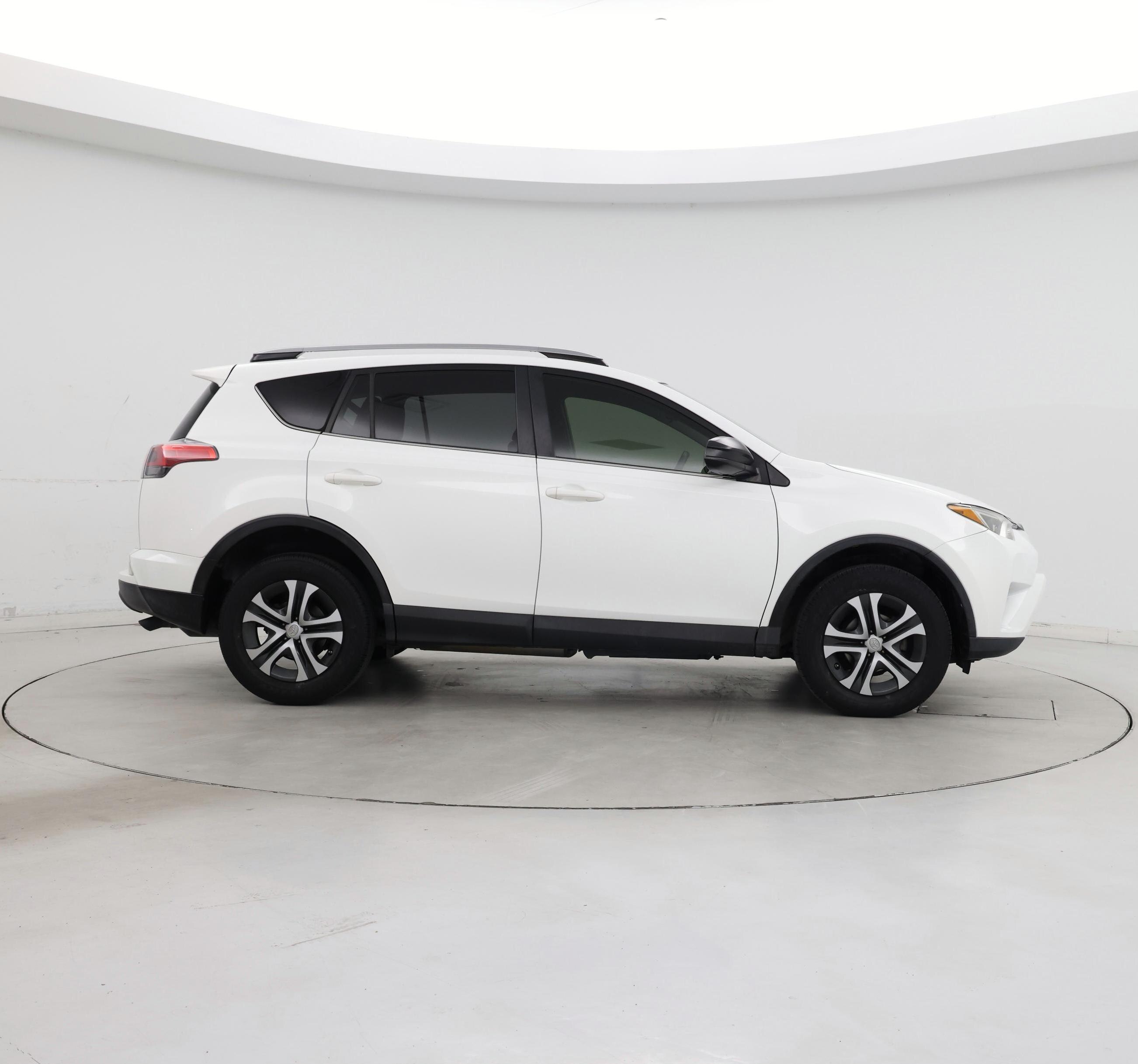 Thumbnail: 2018 Toyota RAV4 - 7