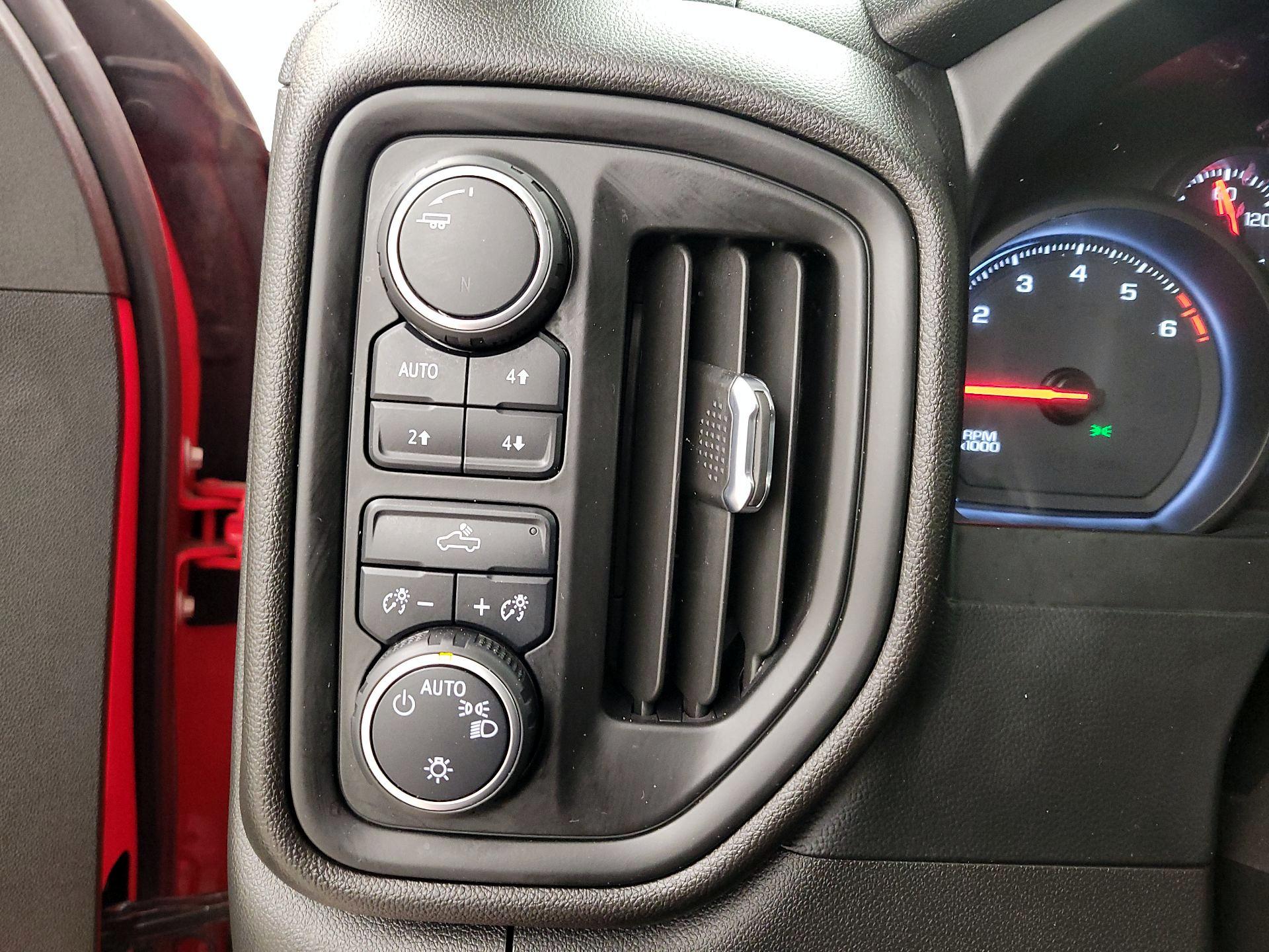 Thumbnail: 2021 Chevrolet Silverado 1500 - 13