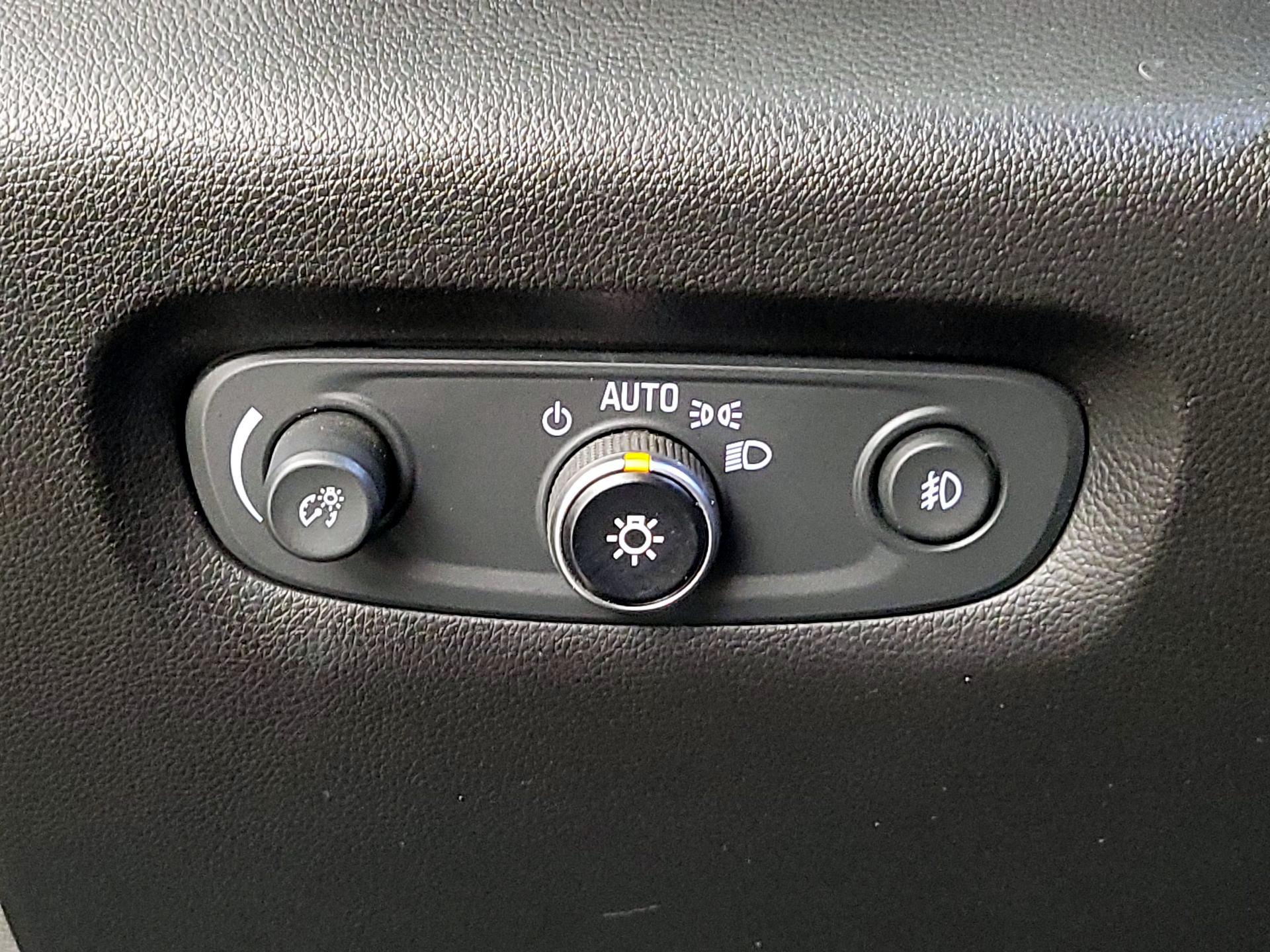 Thumbnail: 2021 Chevrolet Traverse - 13