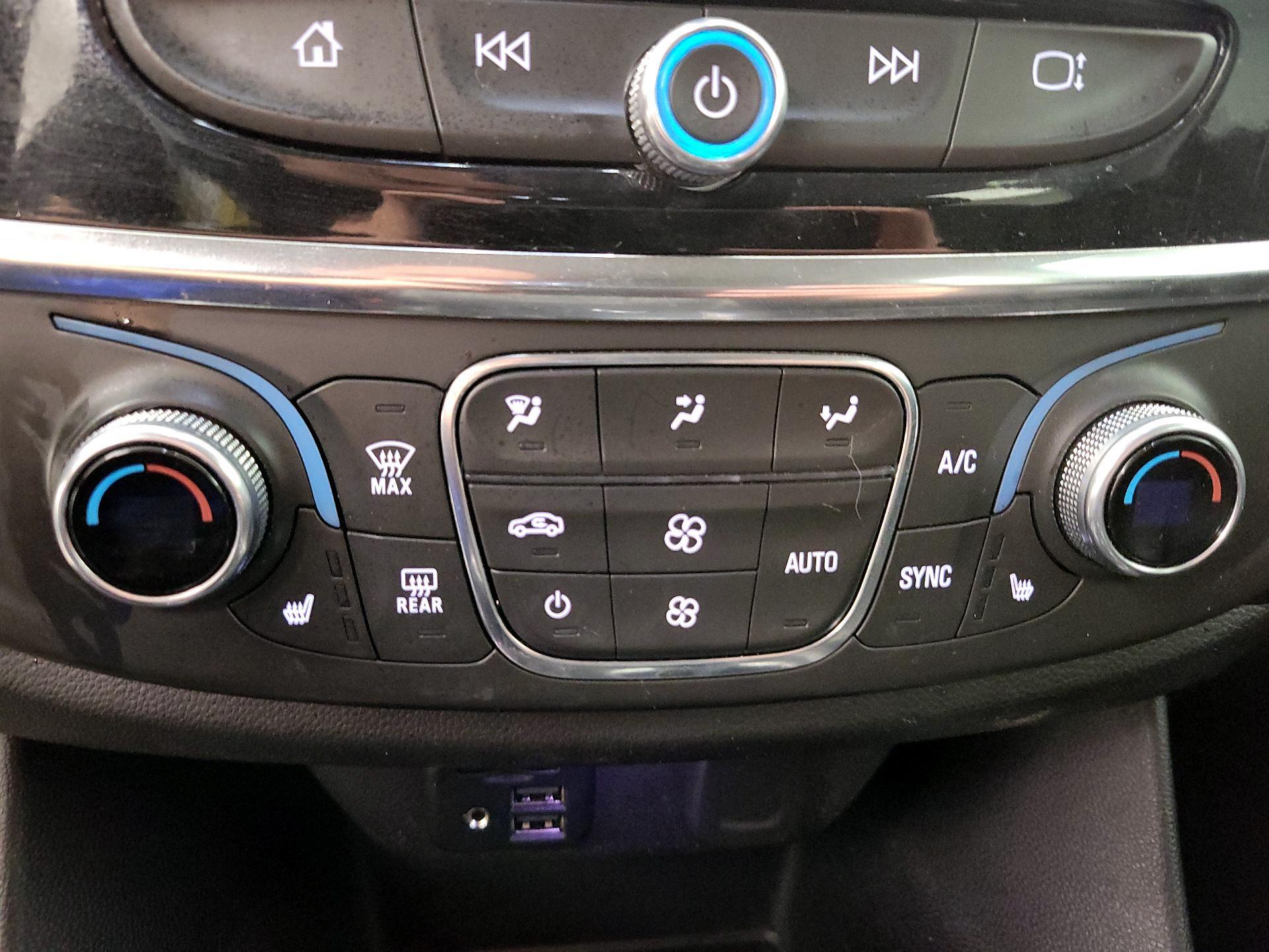 Thumbnail: 2021 Chevrolet Traverse - 16