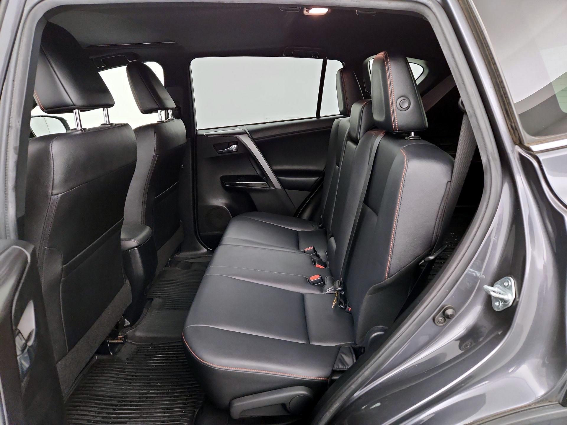 Thumbnail: 2016 Toyota RAV4 - 20