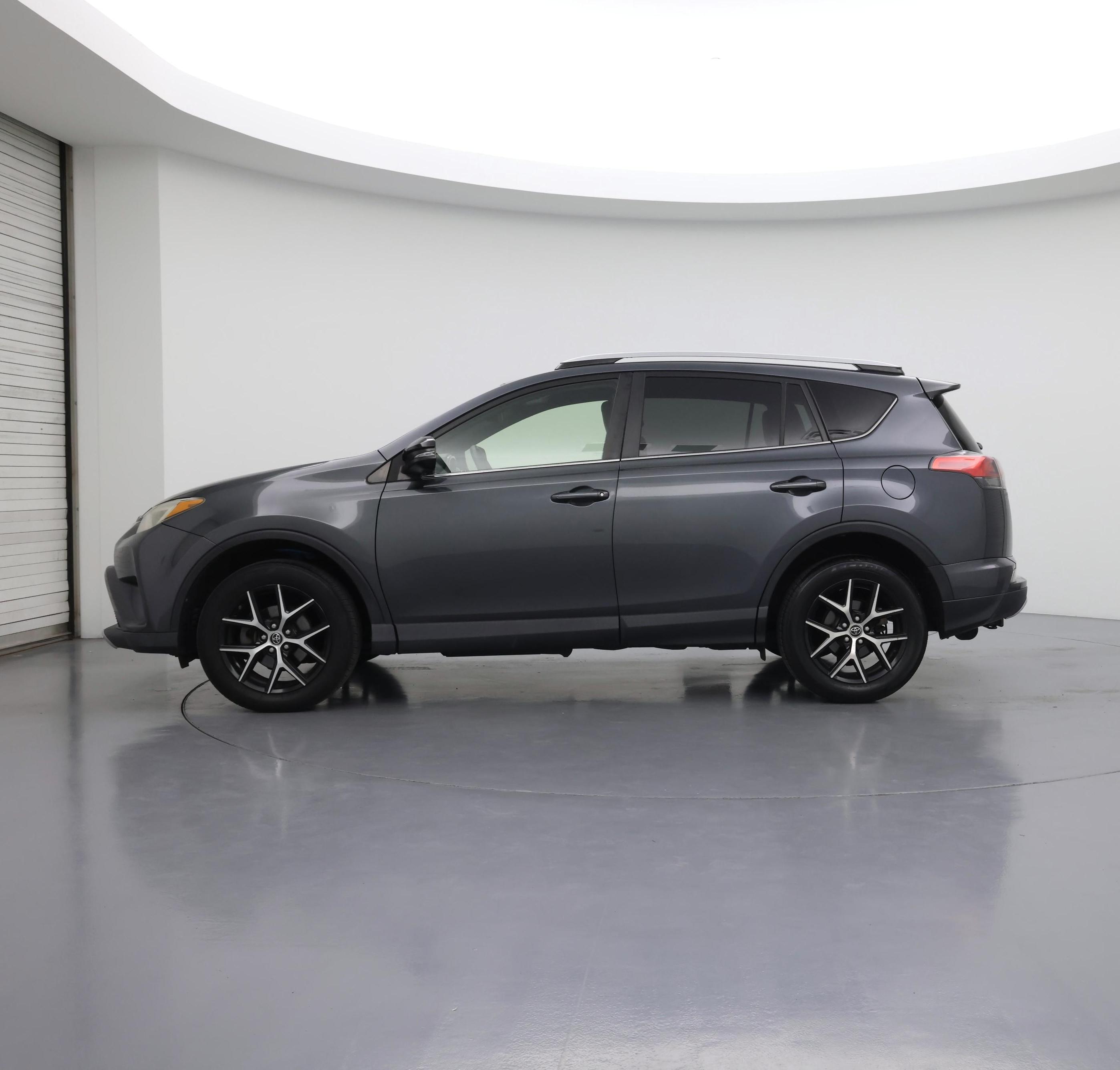 Thumbnail: 2016 Toyota RAV4 - 3