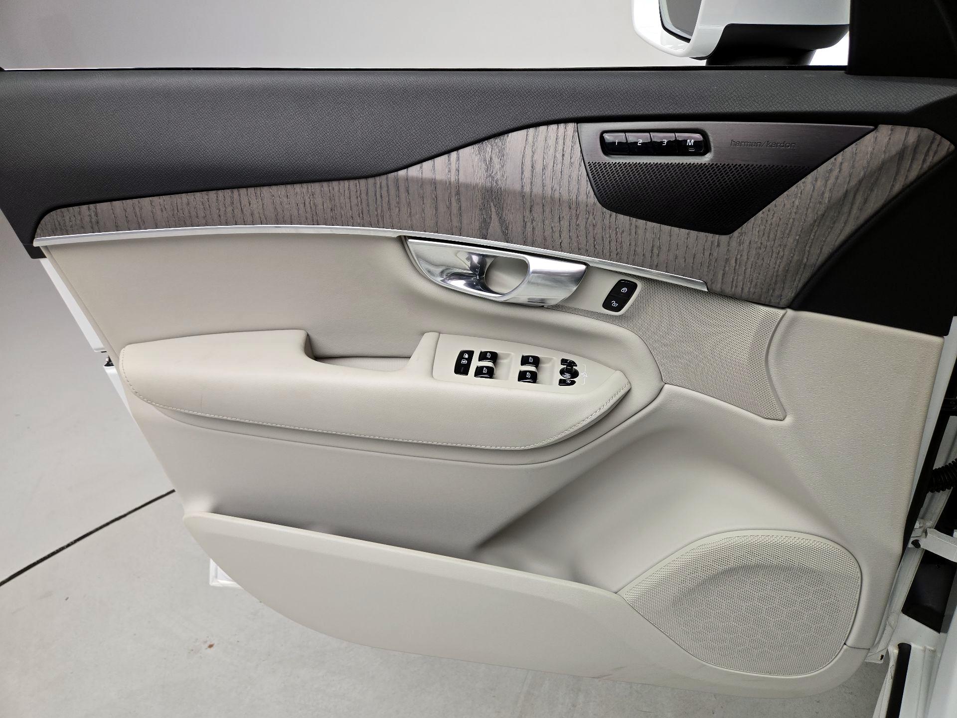 Thumbnail: 2023 Volvo XC90 - 12