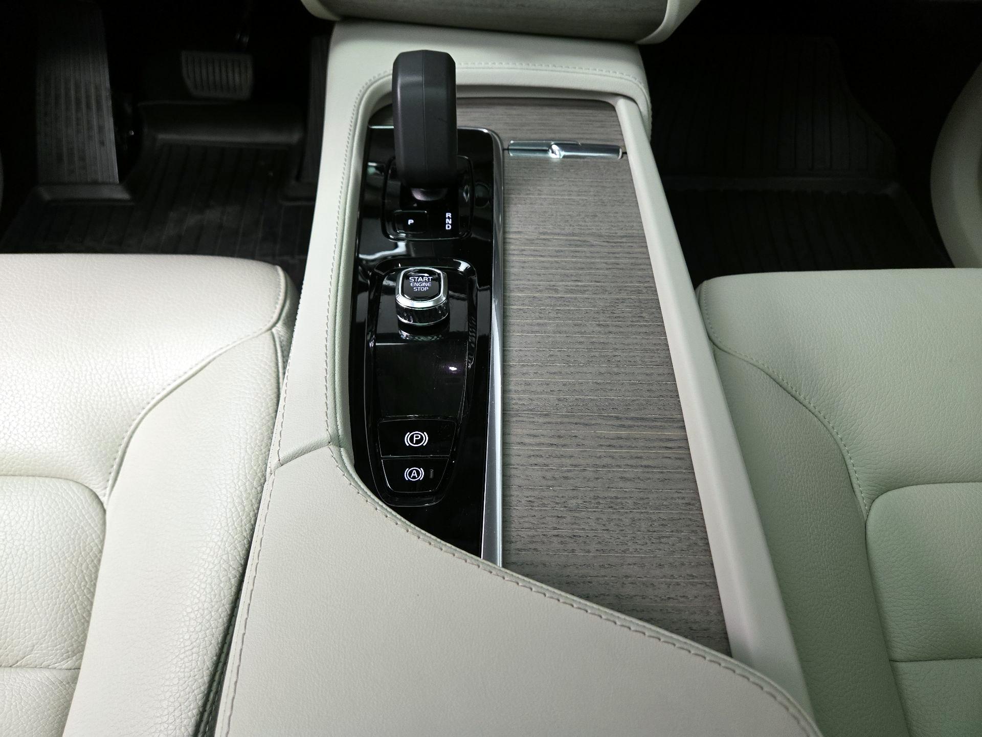 Thumbnail: 2023 Volvo XC90 - 18