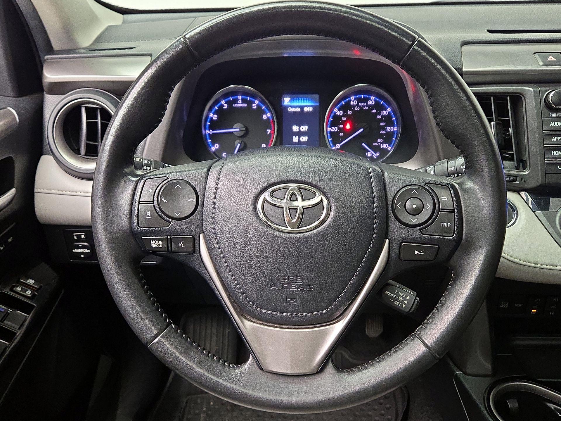 Thumbnail: 2018 Toyota RAV4 - 10