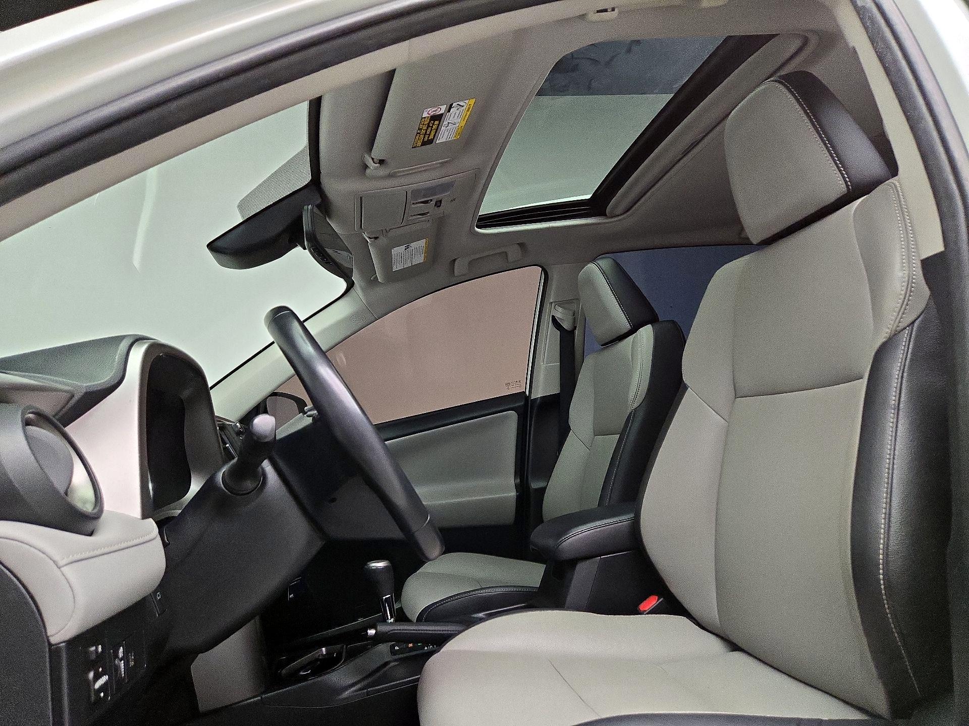 Thumbnail: 2018 Toyota RAV4 - 19