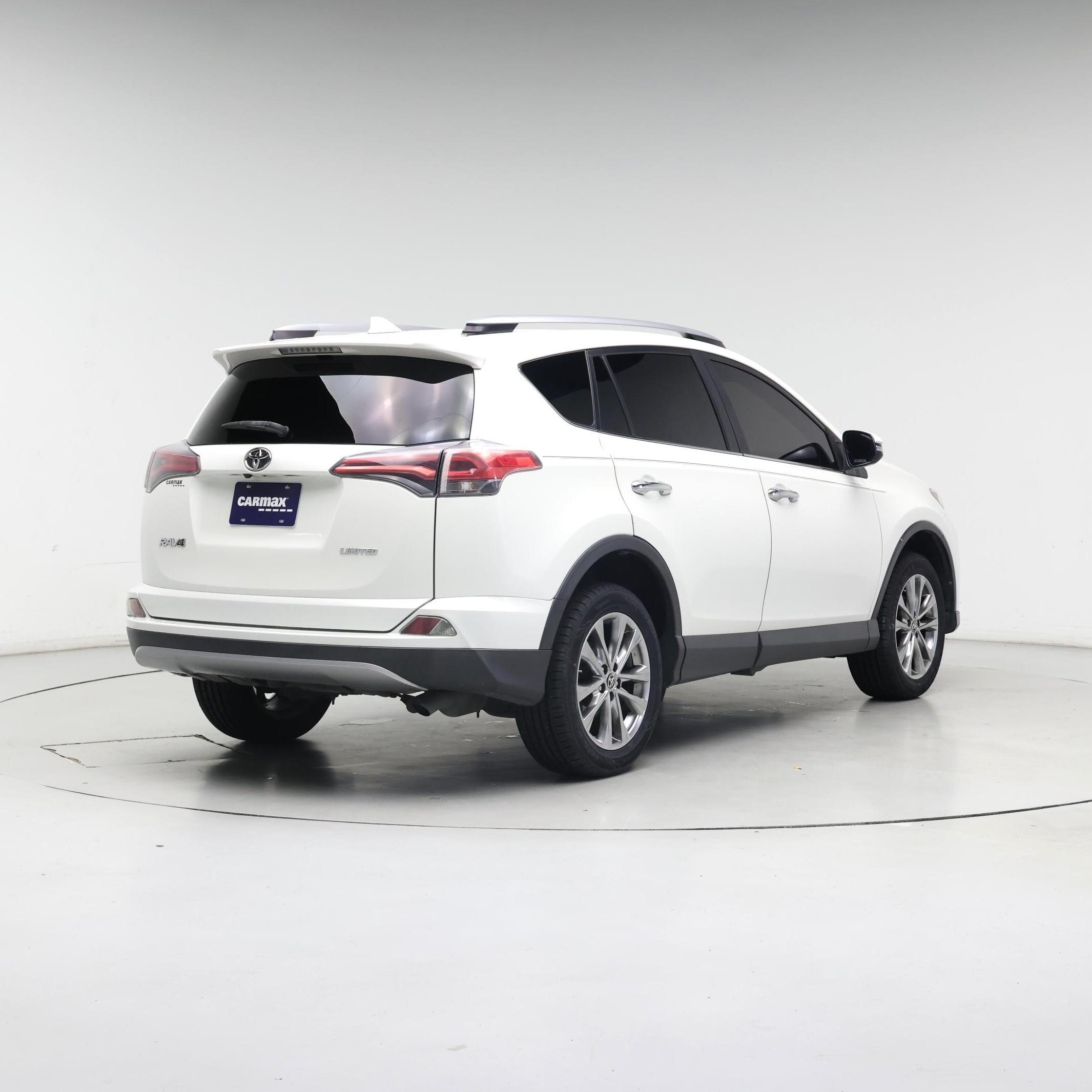 Thumbnail: 2018 Toyota RAV4 - 8