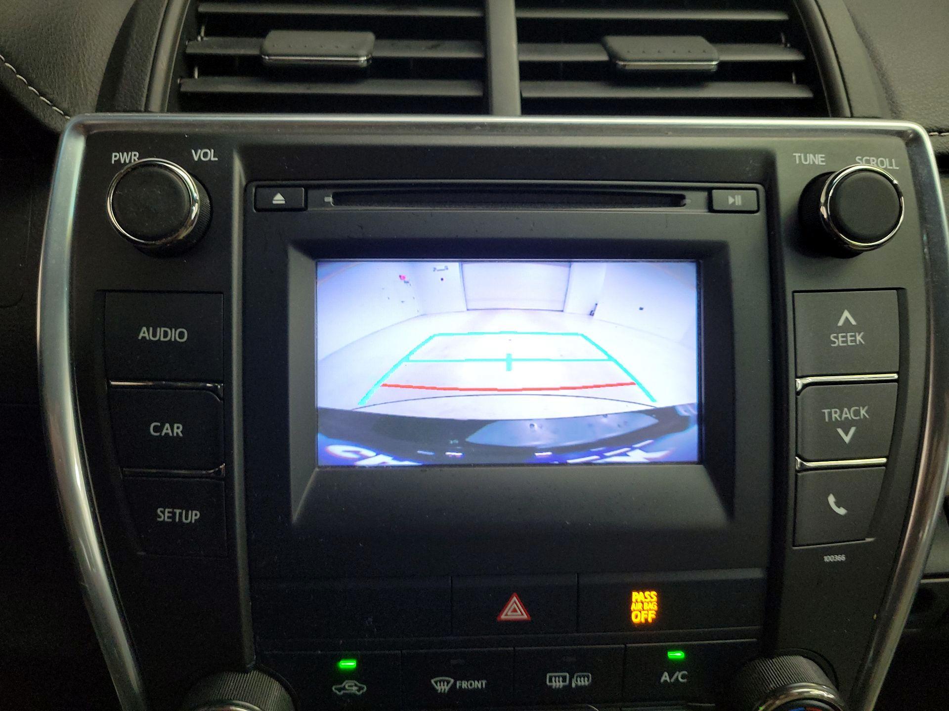 Thumbnail: 2015 Toyota Camry - 14