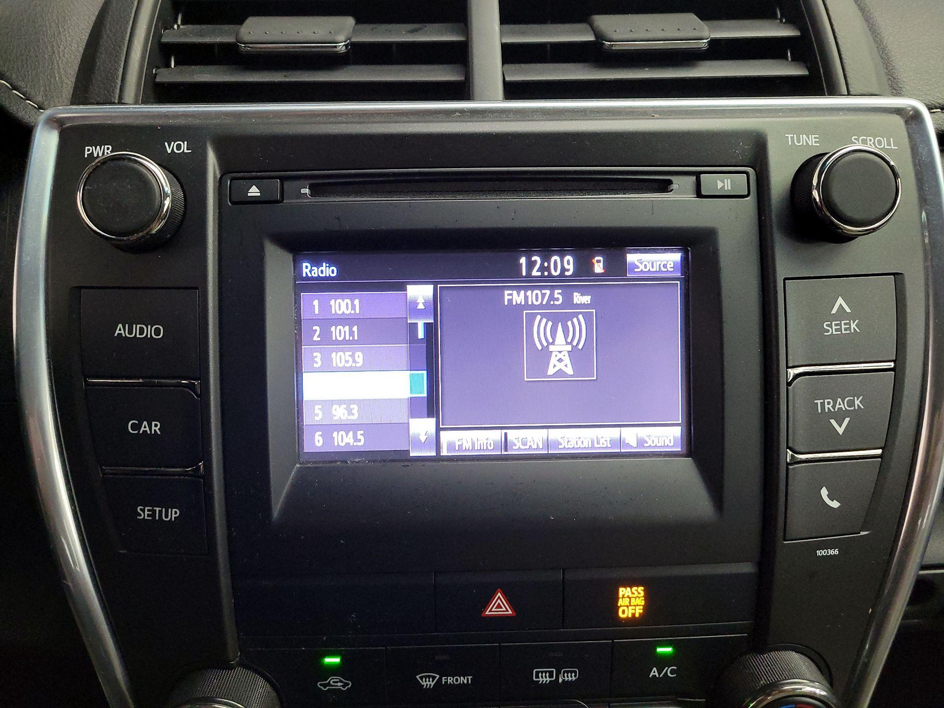 Thumbnail: 2015 Toyota Camry - 15